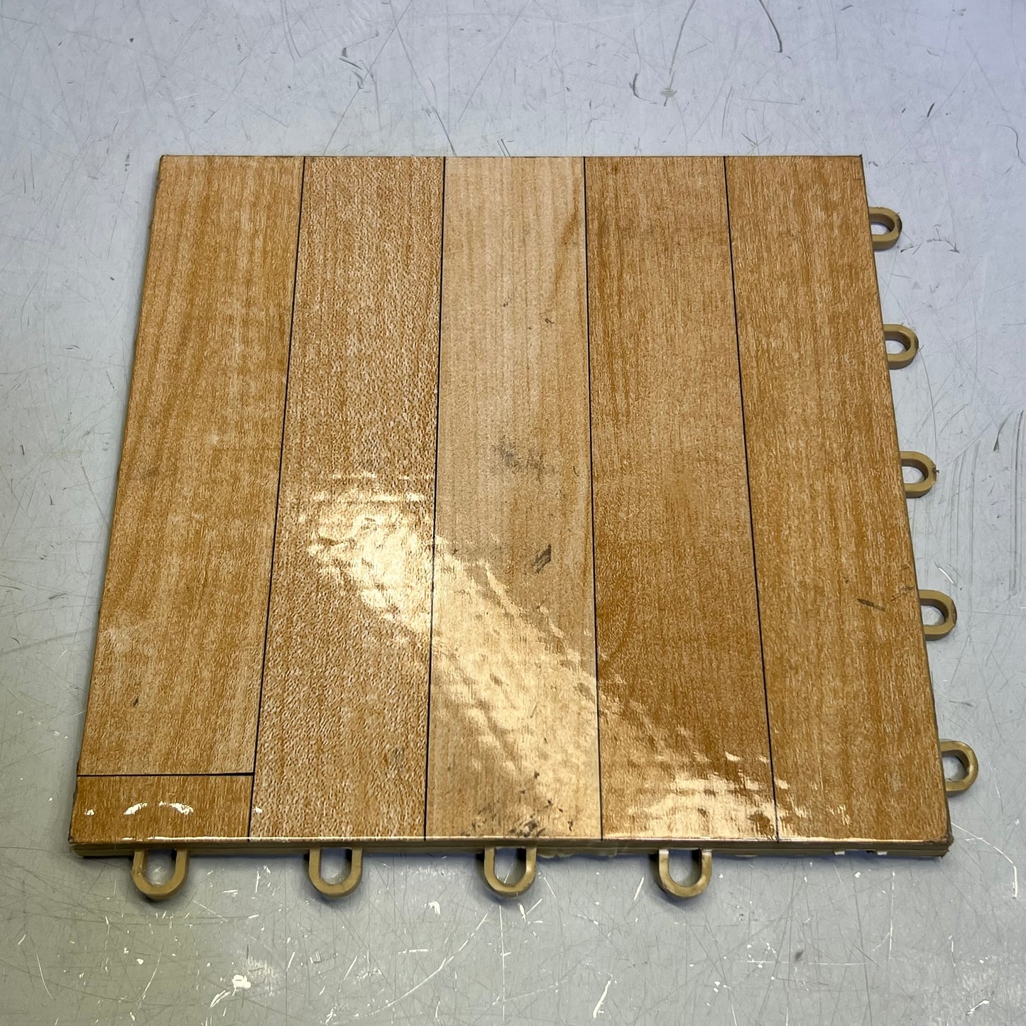 ZA@ Pallet of Tile Plastic Flooring Click in (AS-IS)