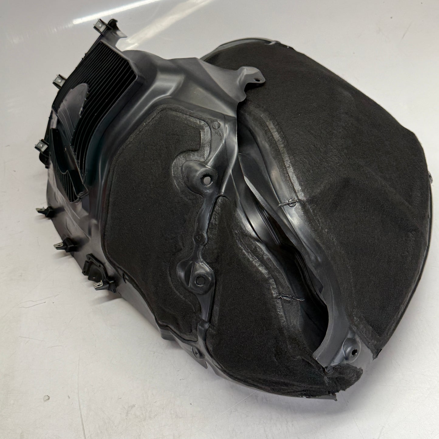 TESLA Model S 2016-2020 Front Right Wheel Arch Fender Liner Splash 1063694-00-D