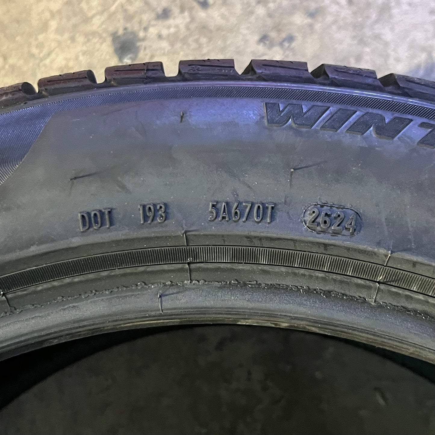 ZA@ PIRELLI Winter Sottozero 3 Tire 255/45R19 XL, DOT 2624 (New)