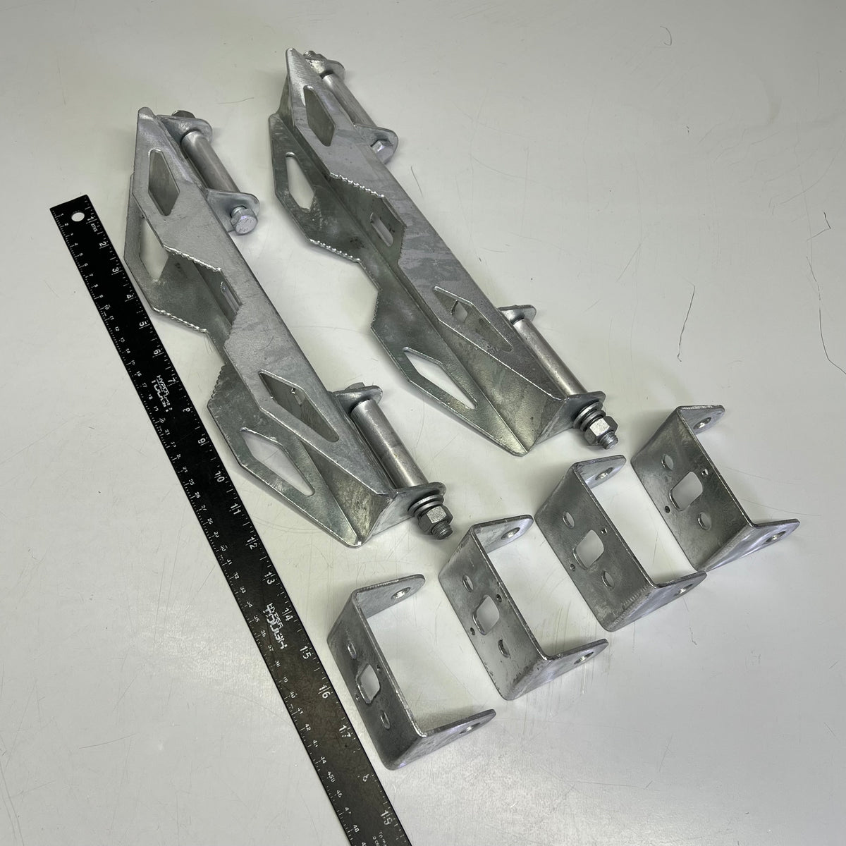 AMPHENOL ANTENNA SOLUTIONS Mounting Kit For Base Station Antennas Silver APM40-5E