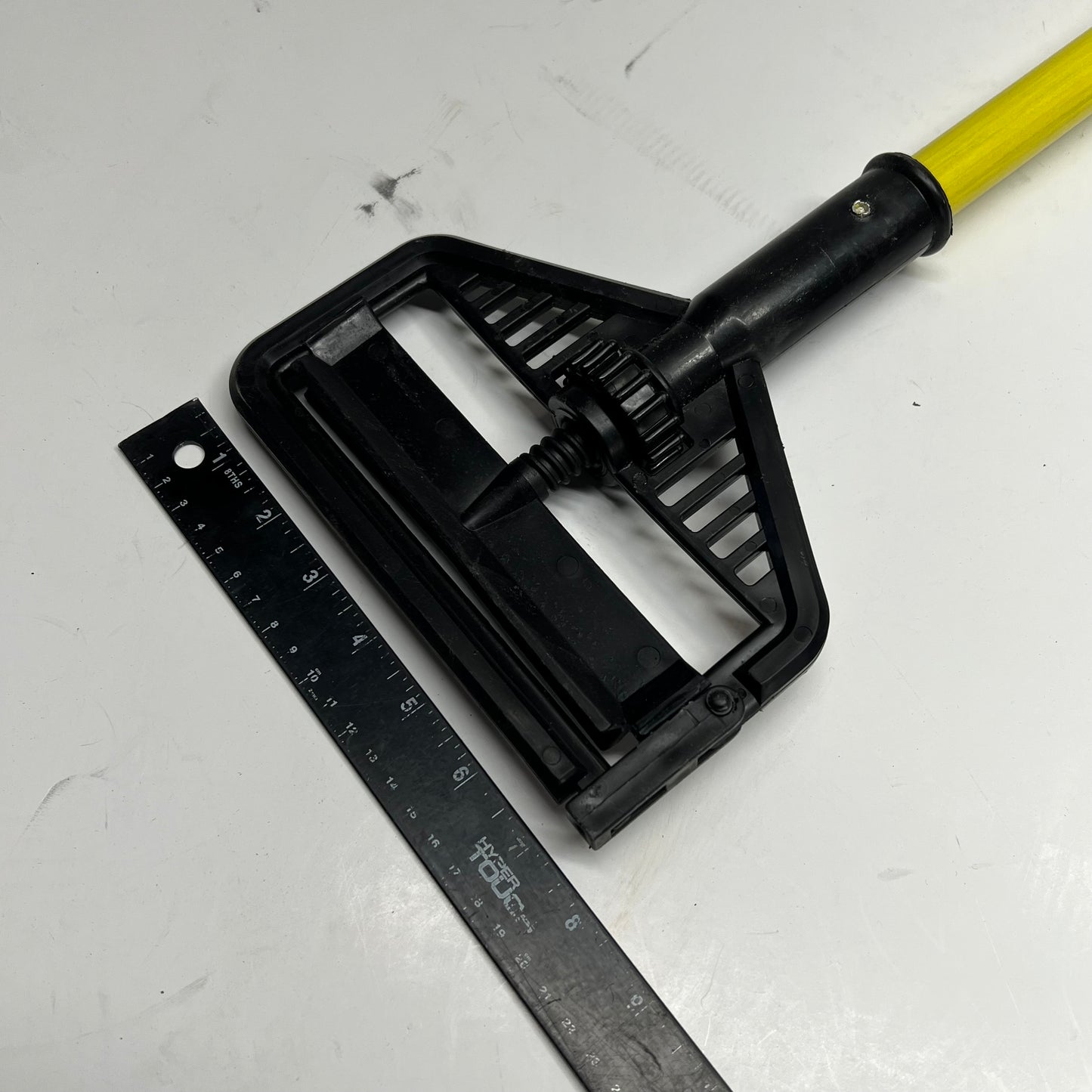 ZA@ SSS TRIPLE S (2 PACK) Performer Fiberglass Wet Mop Handle 1"x60" Black/Yellow 37970