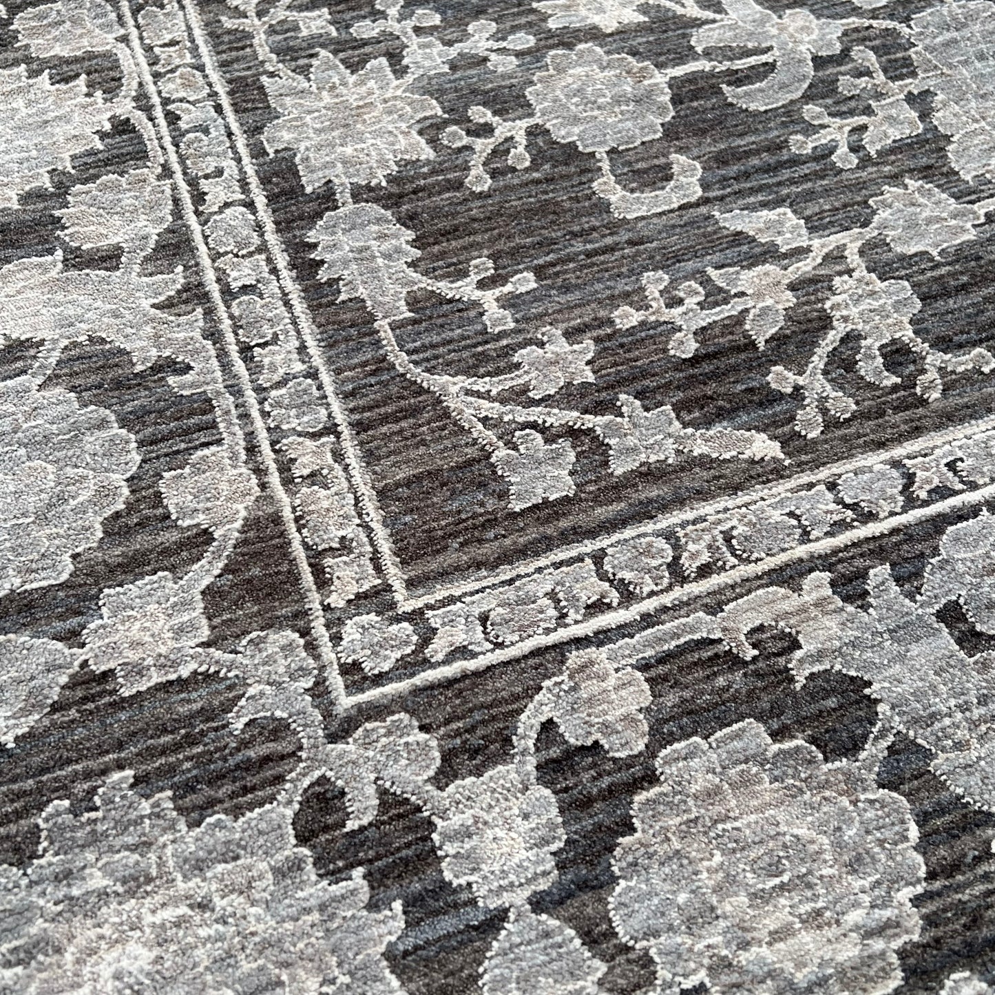 ZA@ NOURISON & HOME Dawn Area Floral Diamond Design  7'x9' Light Grey/Charcoal DAW02 CHARC (Return - Damaged/Dirty Outer Edge)