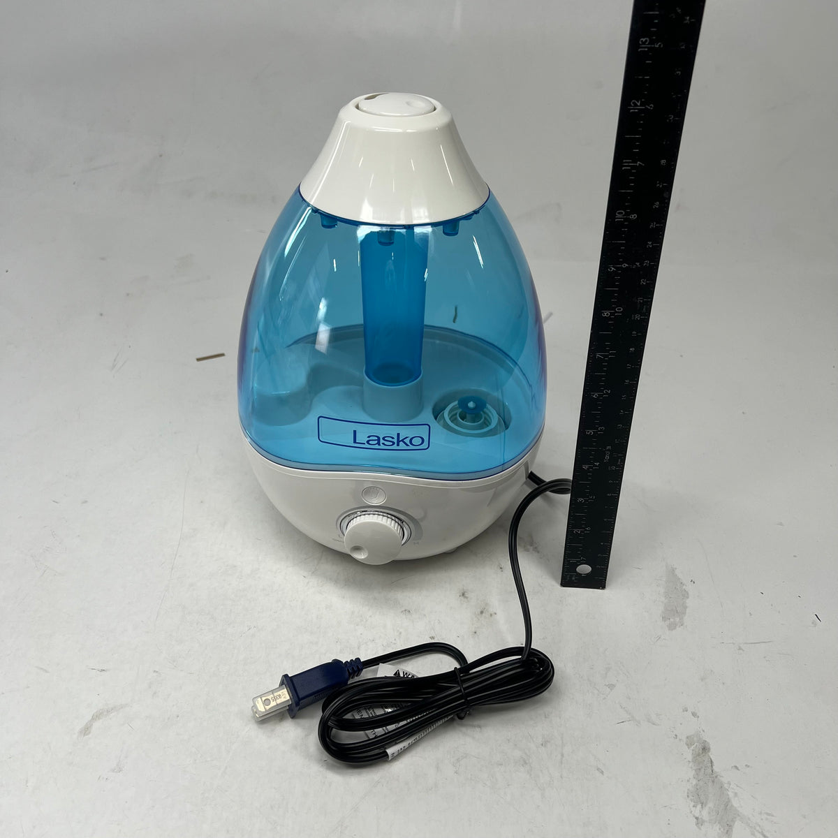 LASKO Ultra Sonic Cool Mist Humidifier 60hr Run Time Rooms Up To 300sq Ft White