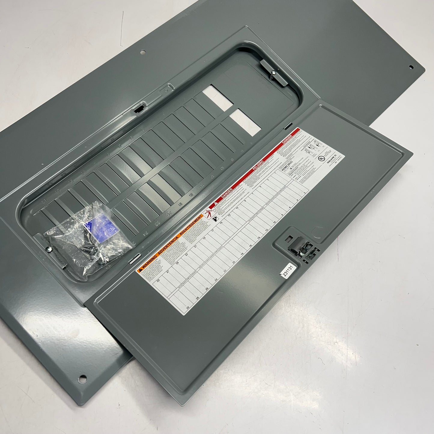 SCHNEIDER ELECTRIC Square D Cover Assey For 30 Space Load Center HOMC30UC