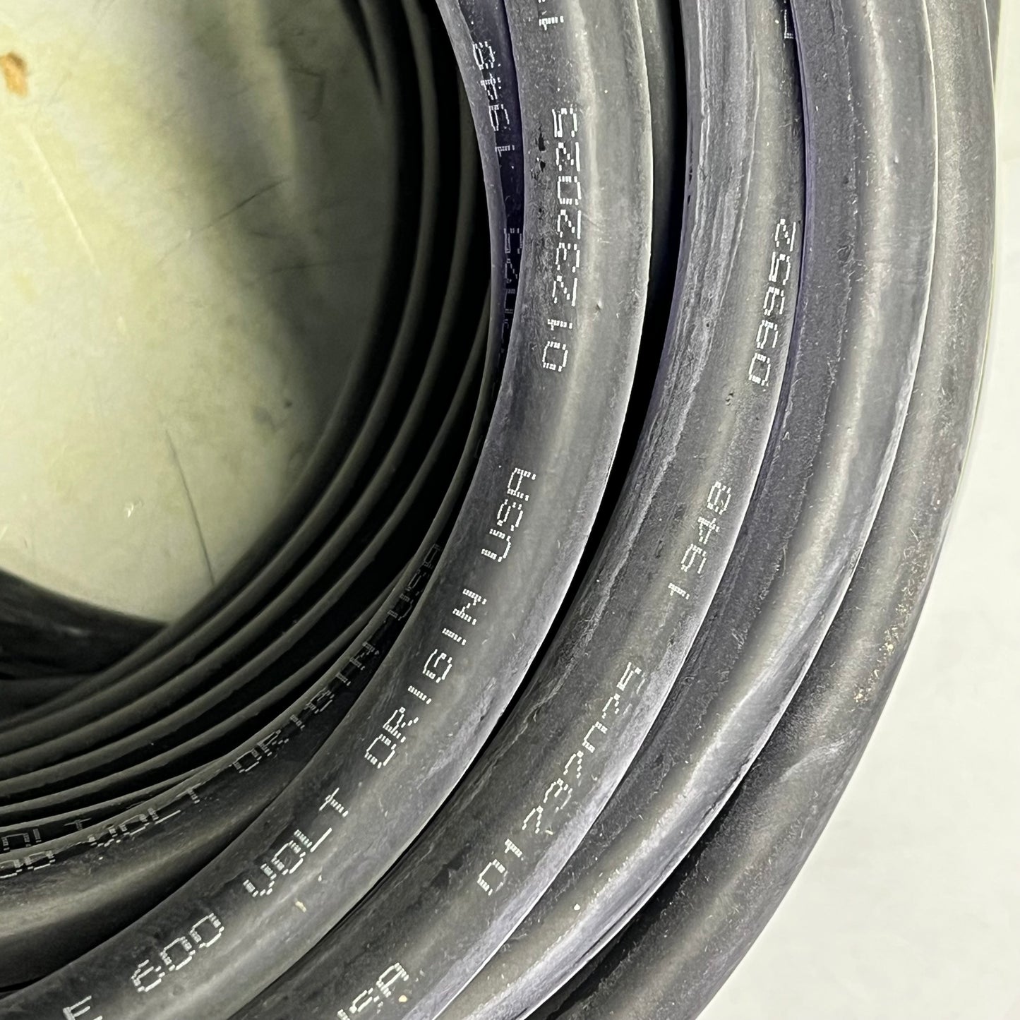 CAROL Durable 2/0 Welding Cable 1 Conductor 1 x 100' 600V Black 00.00JO.17546