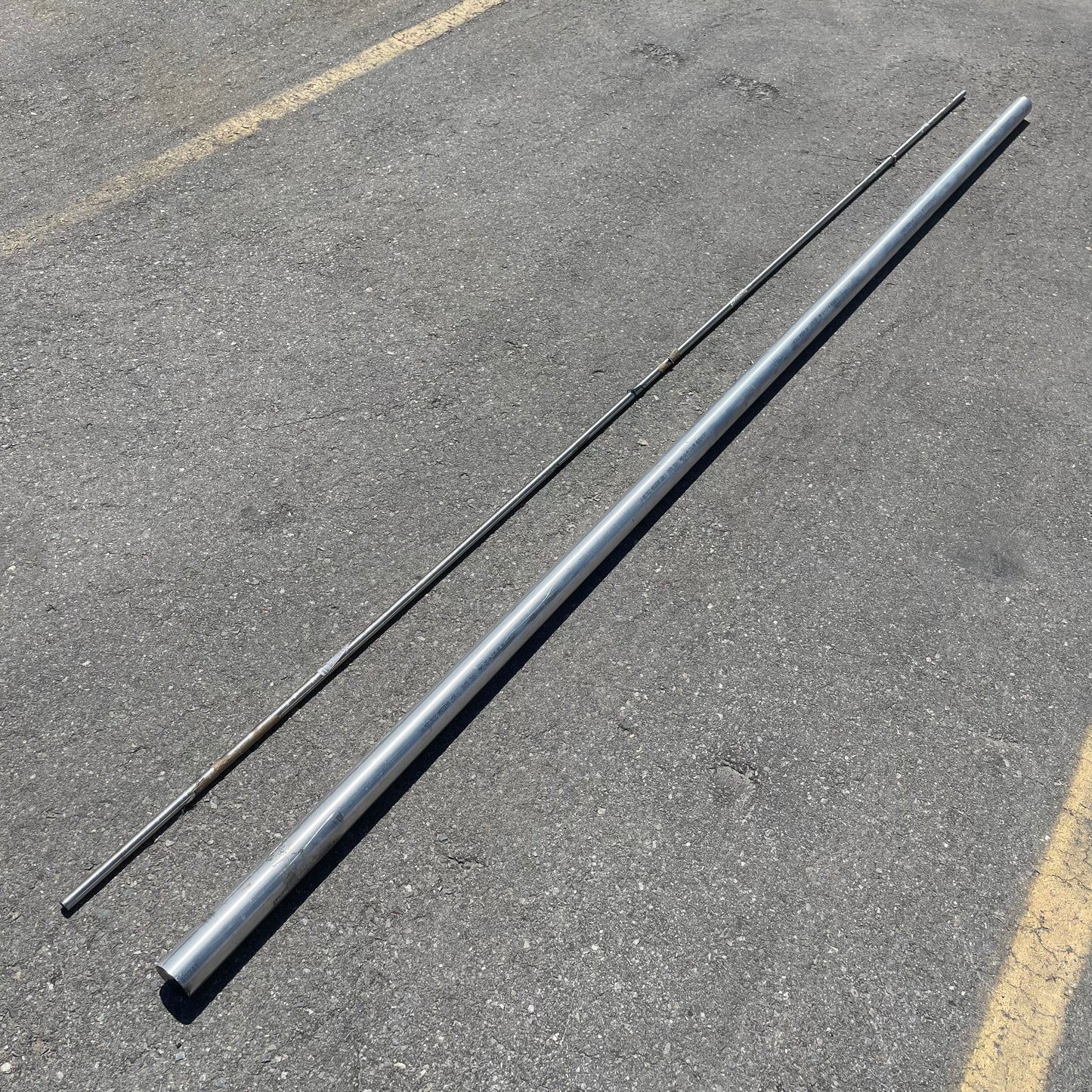 ZA@ Pallet of ALUMINUM Rod 2” Diameter 70 lbs (AS-IS)