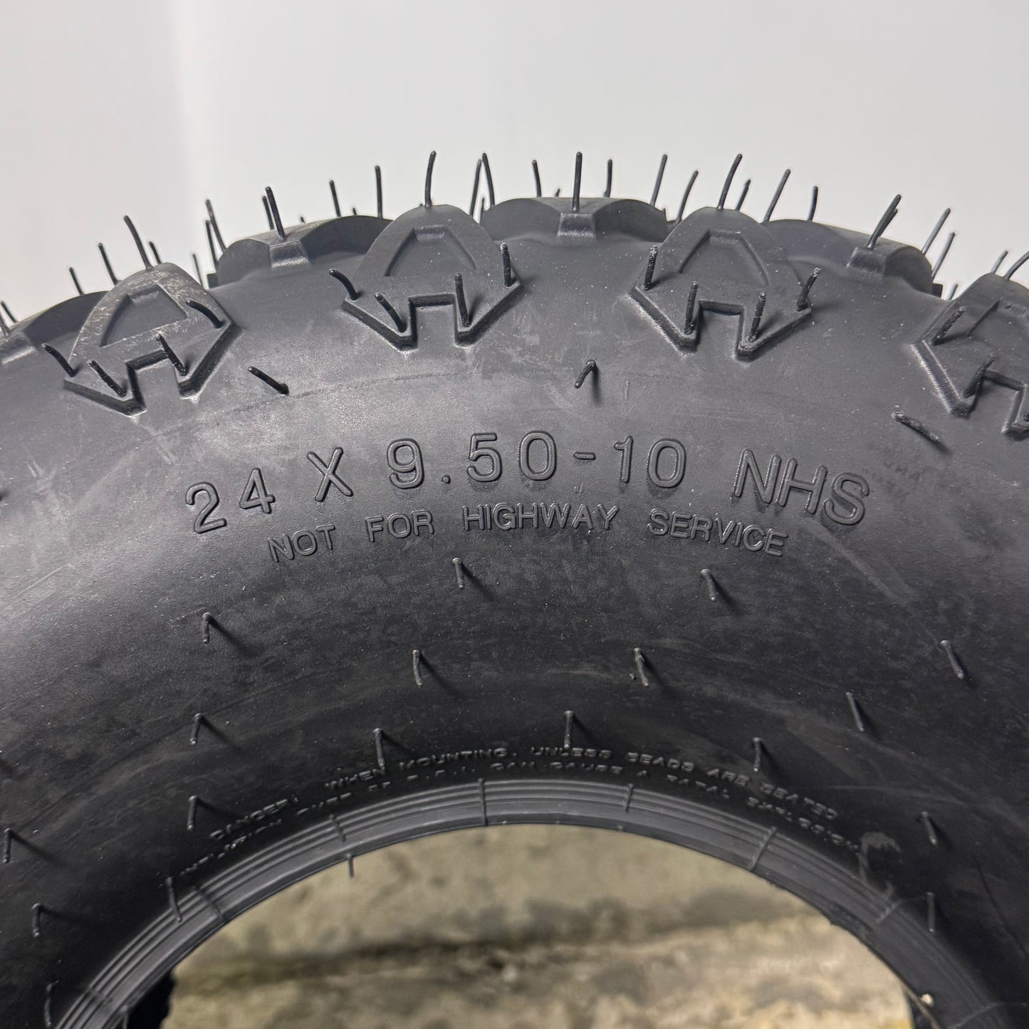 CARLSTAR All Trail II 24 x 9.50-10 NHS DOT 1C44624 Black