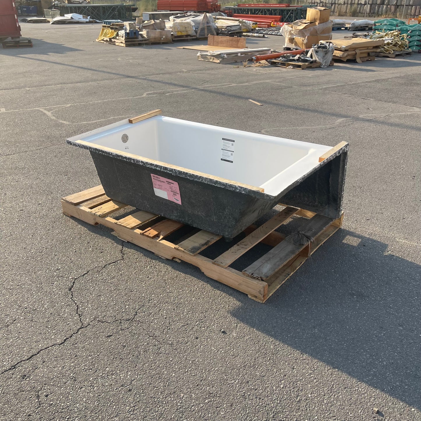 ZA@ Pallet of UNBRANDED Prism Acrylic Alcove Left-hand Bathtub 60” White (AS-IS)