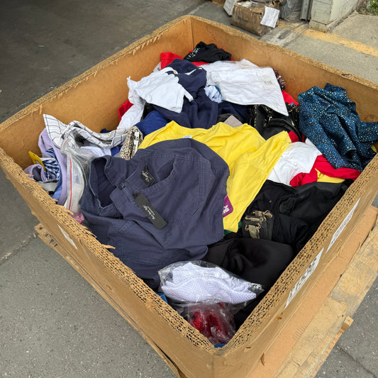 ZA@ Pallet of MIXED 100’s Of Men’s & Women’s Clothing