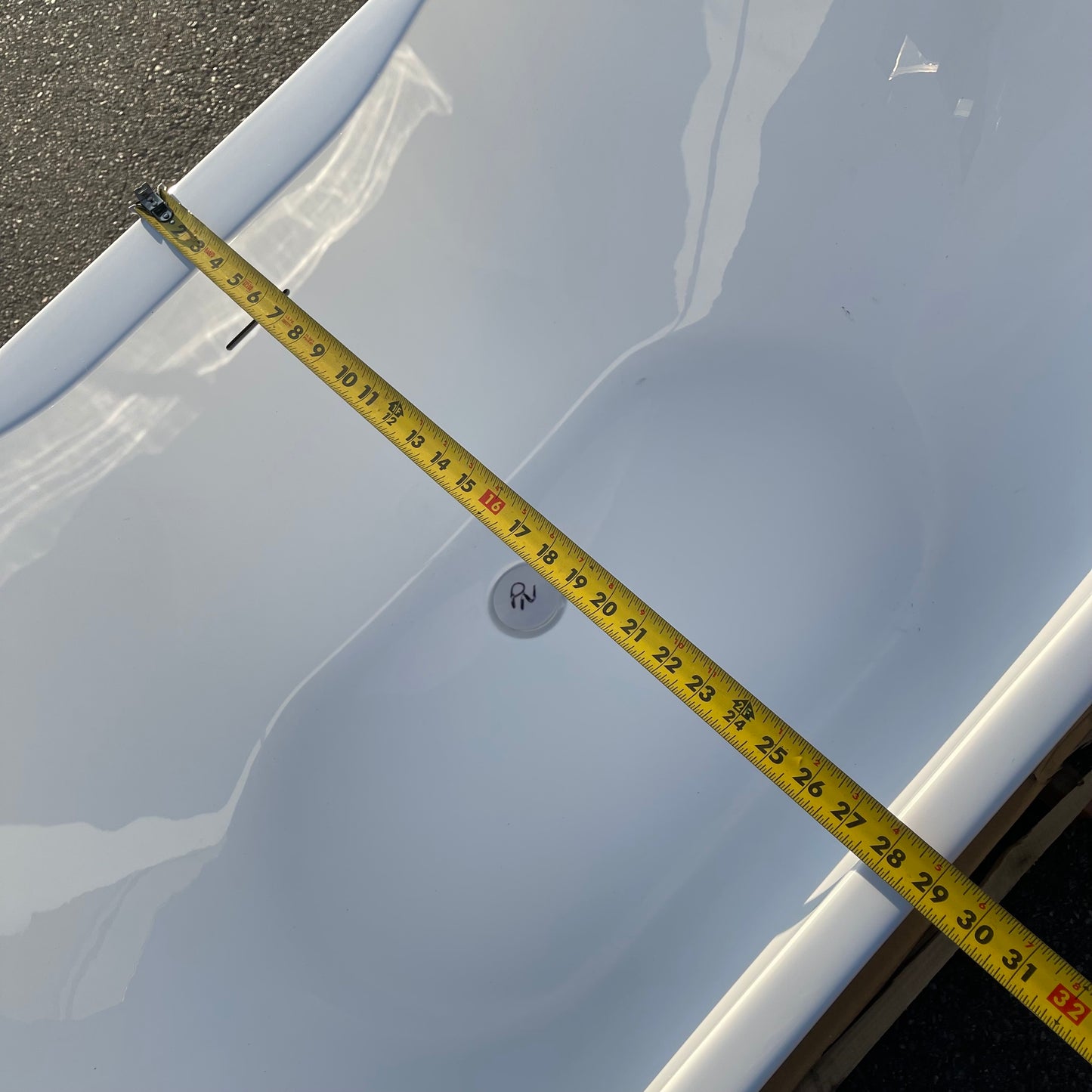 ZA@ Pallet of VINTAGE Acrylic Freestanding Bathtub 56”x29”x23” RMAQ340 (AS-IS)