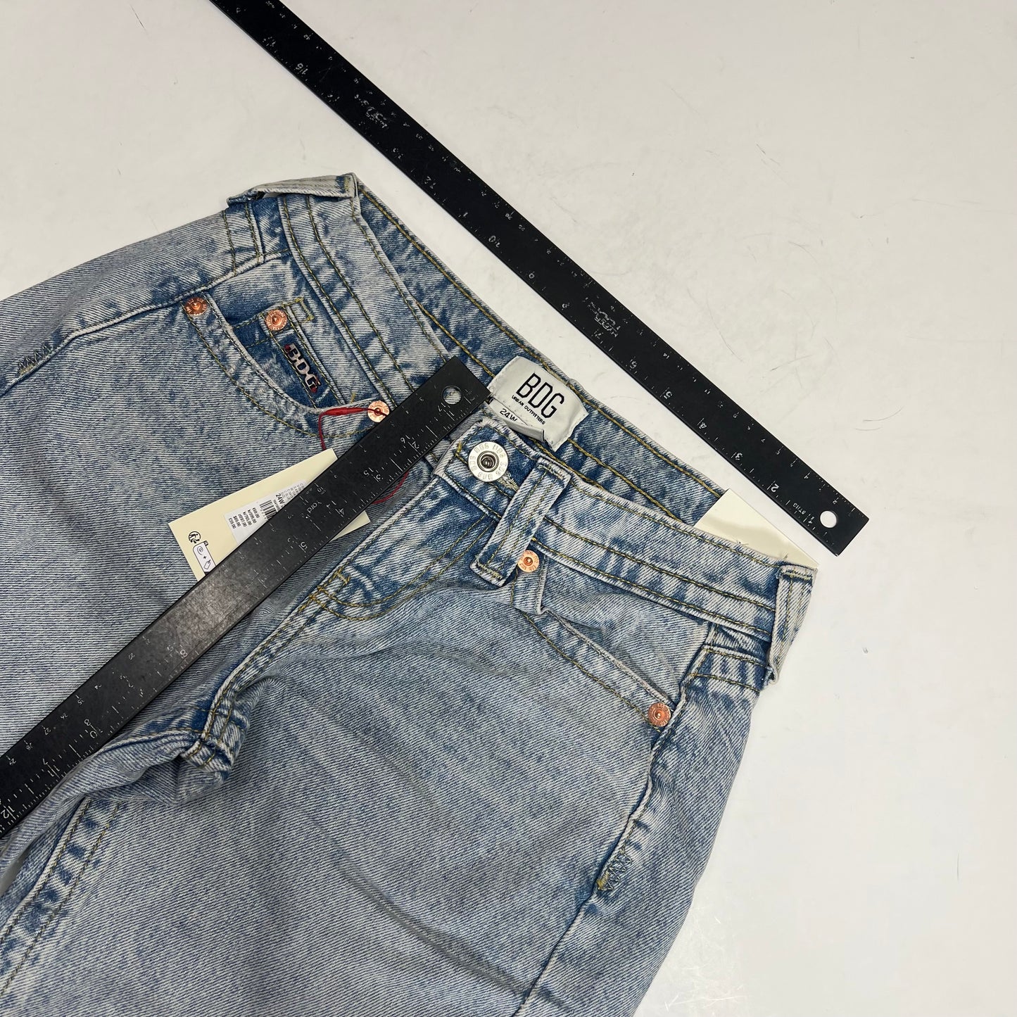 URBAN OUTFITTERS Kayla Low Rider Wide Leg Jeans Women's Sz 24W 32L Bleach