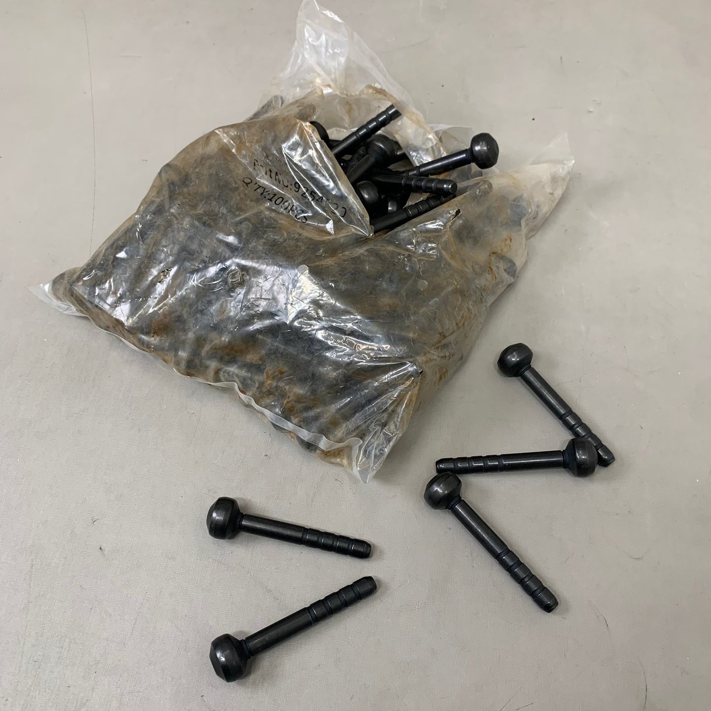 (100 Pack) Spin Lok Bolt 3" Length Black