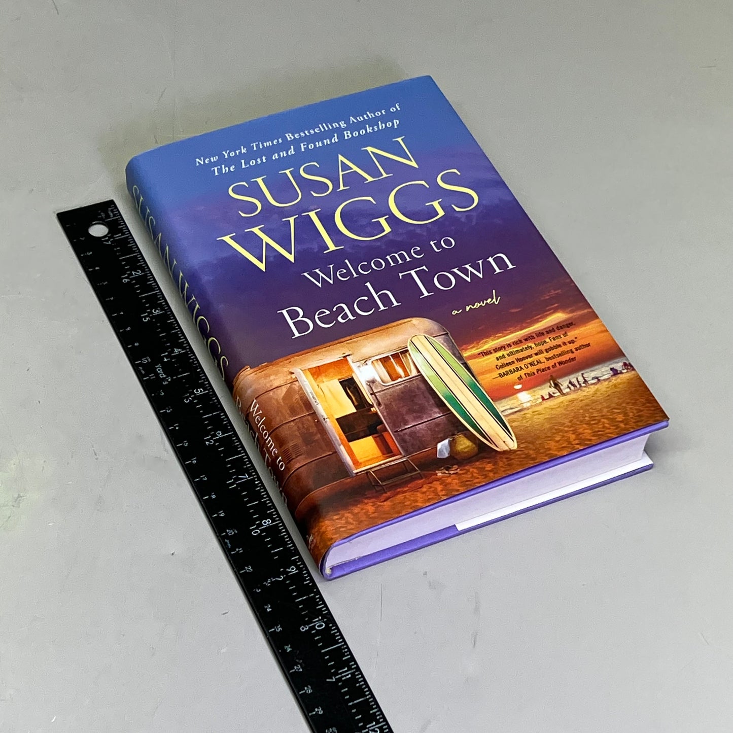 WELCOME TO BEACH TOWN Secrets & Scandal In A California Beach Town By Susan Wiggs