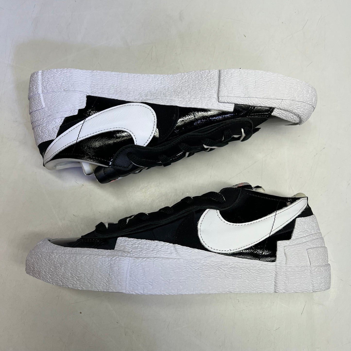 NIKE Blazer Low X Sacai Black Patent Leather Shoes Men's Sz 12 Black/White DM6443 001