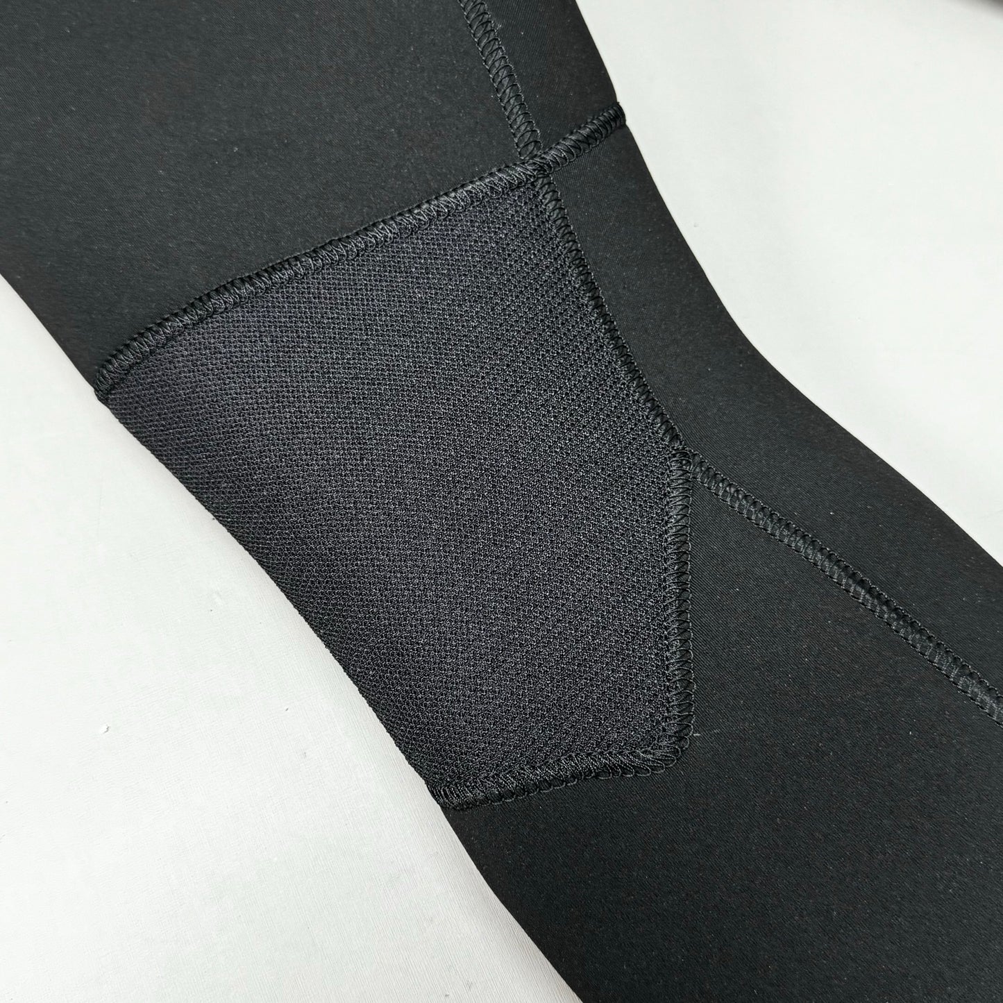 MYSTIC Majestic 2022 Fullsuit Back-zip Knitflex+ 4/3mm Sz M Black 35000.220006