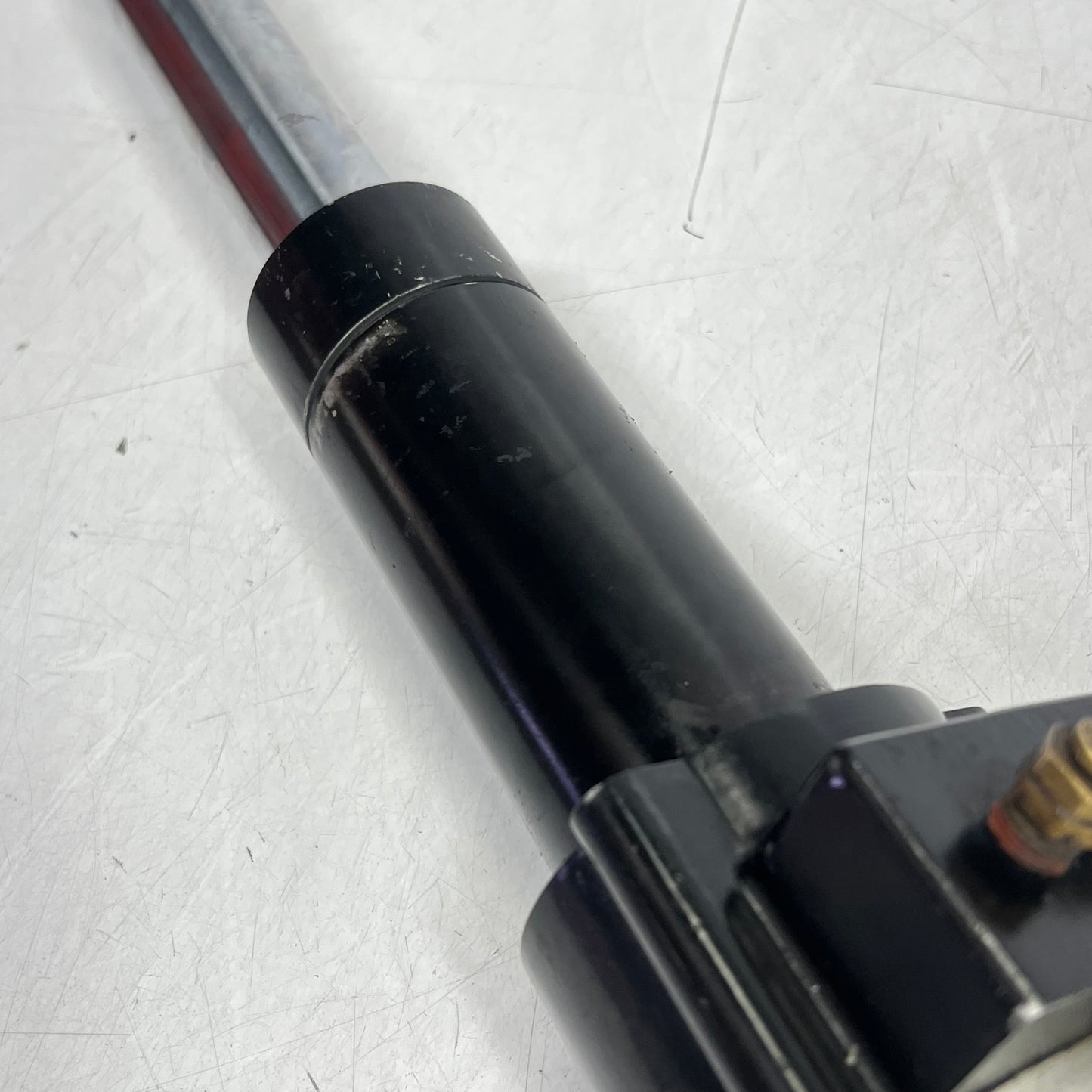 COATS Robo-arm Cylinder Assembly For 70x, 80x, 7065ax, 7060ex 8560888401 (Used)