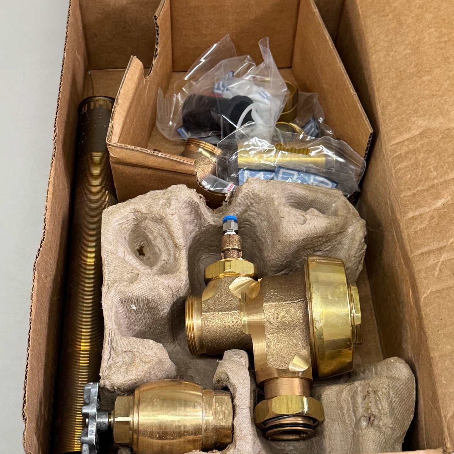 SLOAN Single-Flush Manual Concealed Flushometer Gold 9603-1.28 (New Other- (Distressed Packaging))