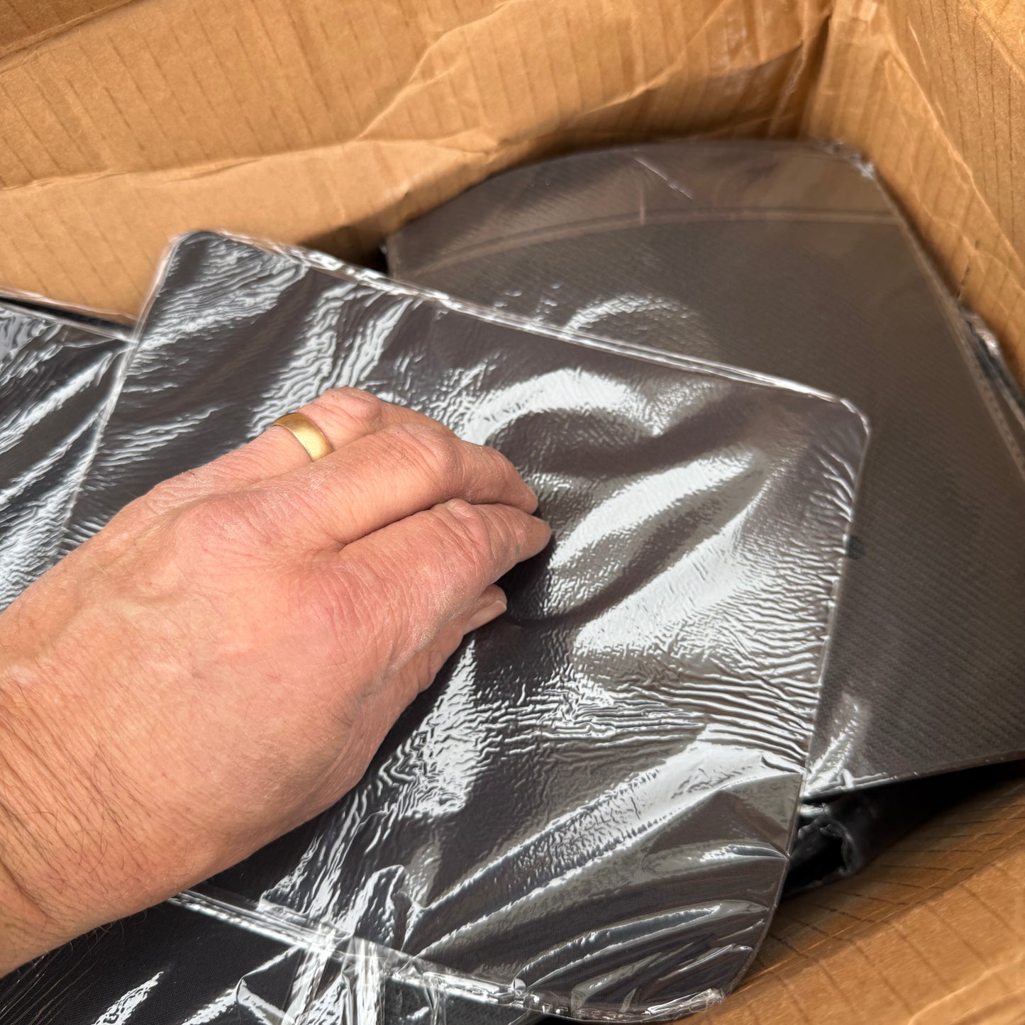 ZA@ Pallet of MIXED XL Vinyl Gloves, Mousepads, Ocean Creatures, $100 Currency Bands, Tampons, Pregnancy Tests, & MORE! (AS-IS)