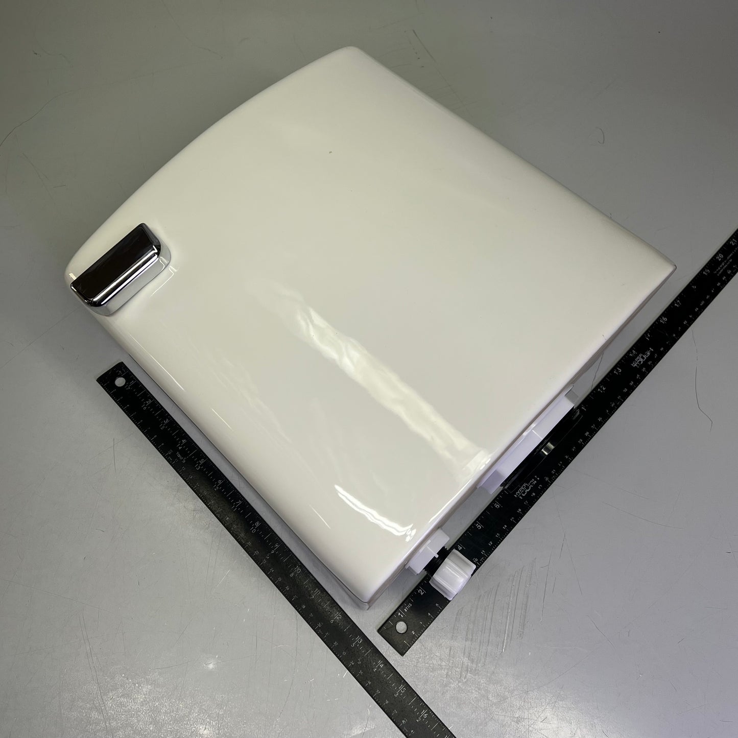 SLOAN Gravity Series Toilet Tank Left Hand 1.28 GPF White 2104010 ST4010