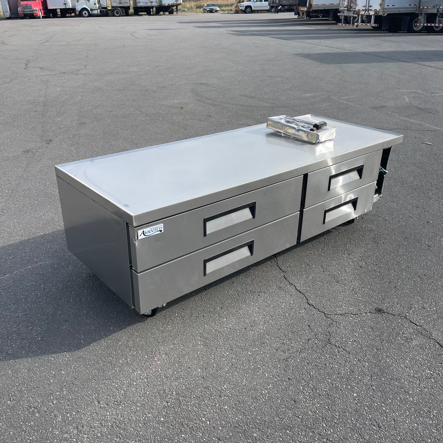 AVANTCO 4-drawer Refrigerated Chef Base 84”x32”x26 Stainless Steel 178CBE84HC