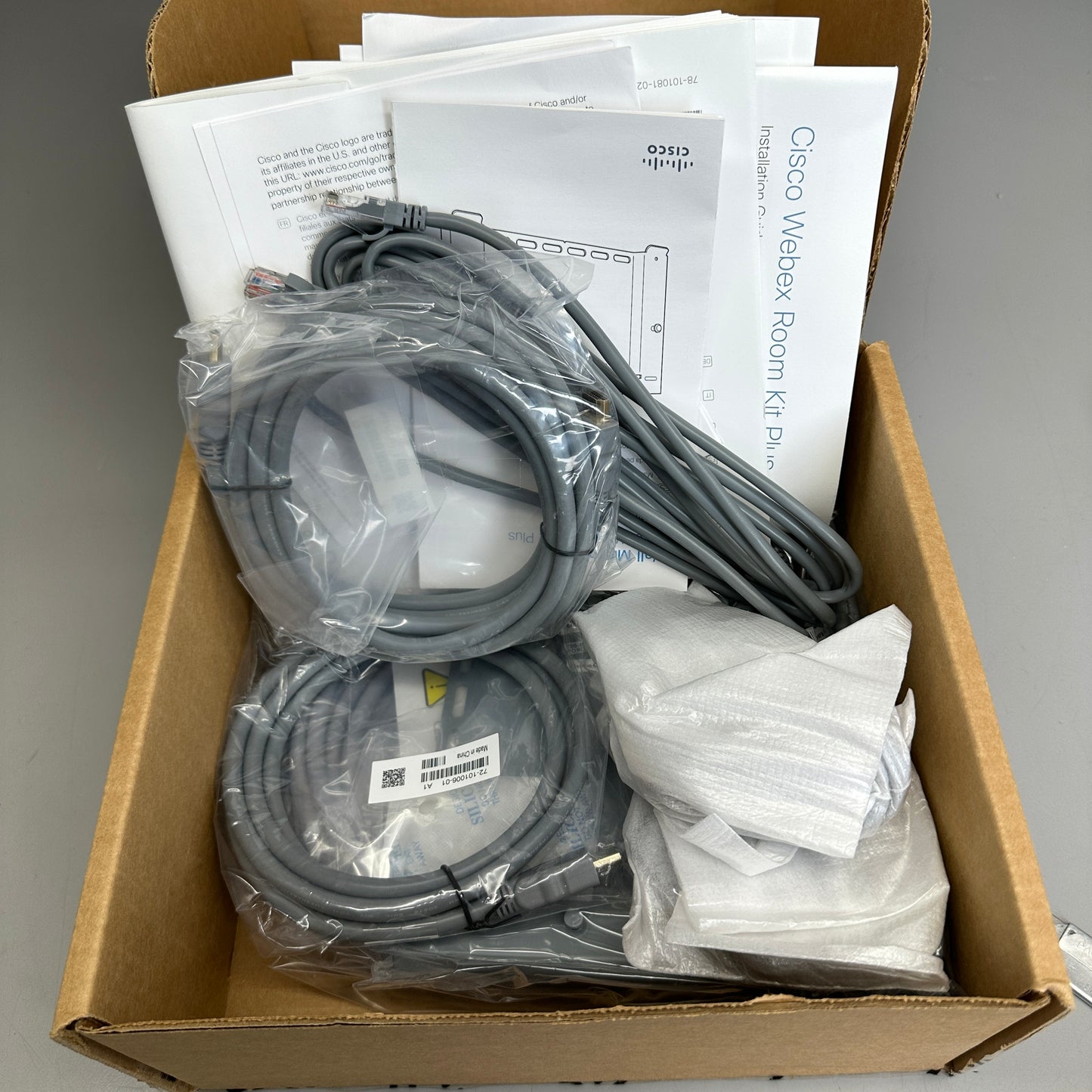 CISCO Webex Room Kit Plus With Touch 10 White 68-102504-03 37"X 4.5"