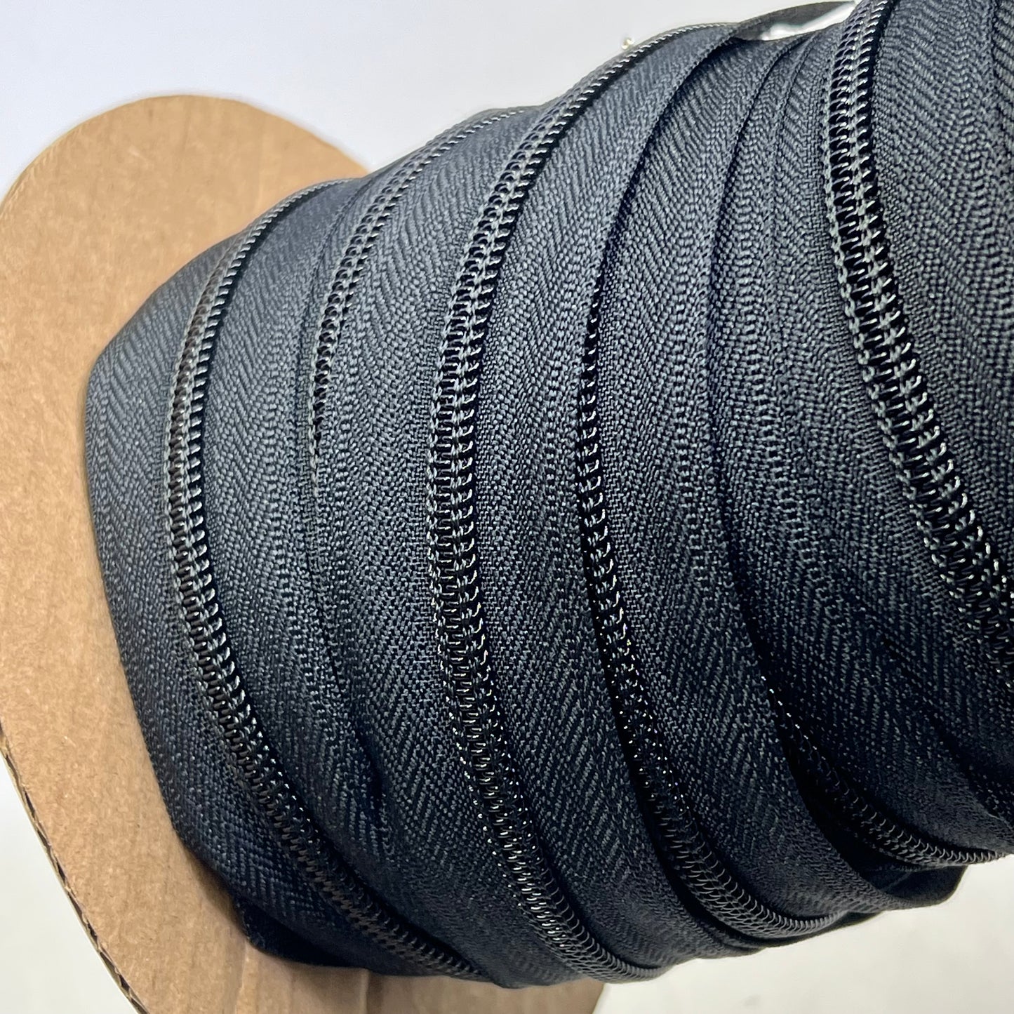 Wawak Ykk Continuous Cut to Size Zipper Roll #5 Nylon Coil 25 Yds Black Rnz-52