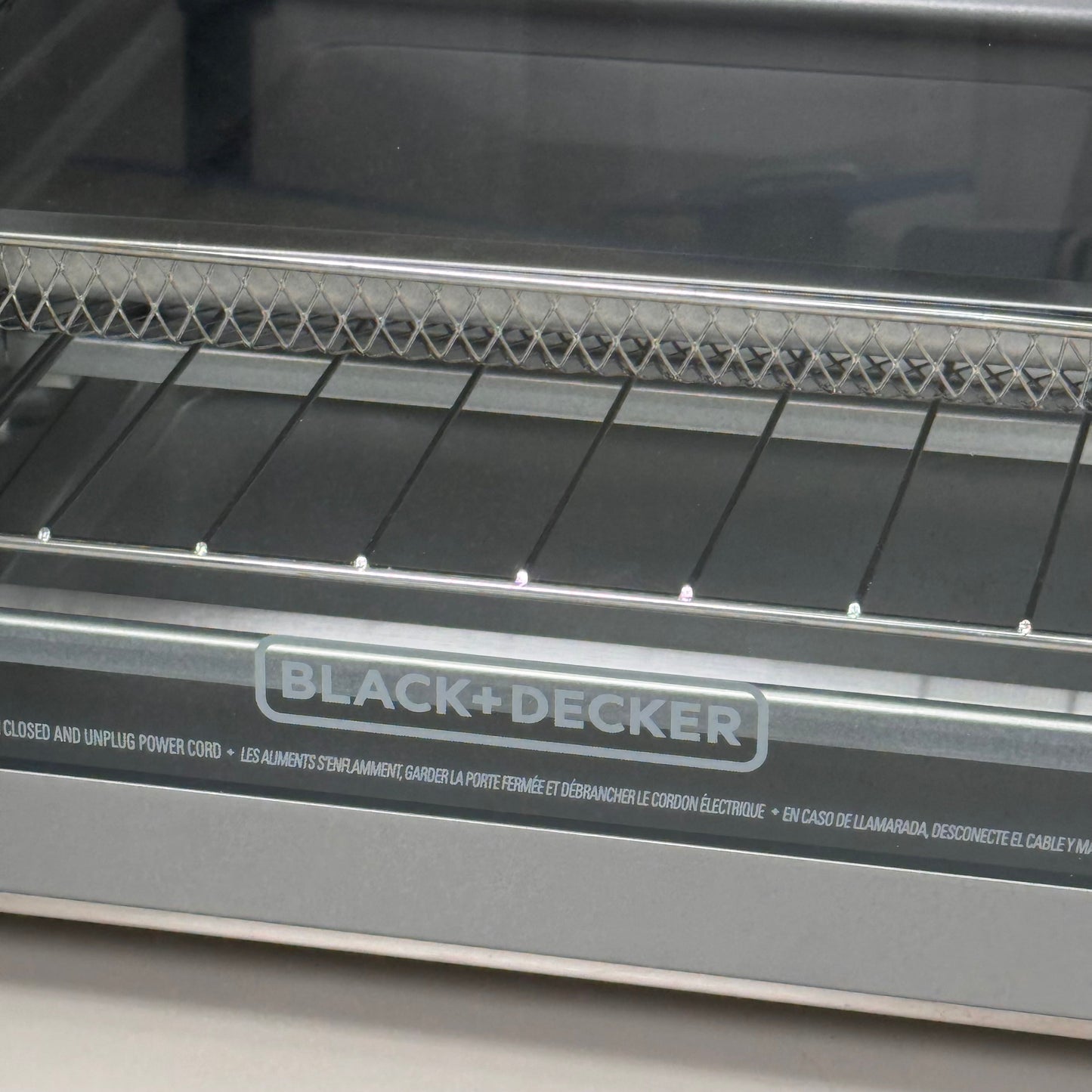 ZA@ BLACK & DECKER 6-Slice Crisp 'N Bake Air Fry Toaster Oven Silver TO3217SS (Store Returns) B