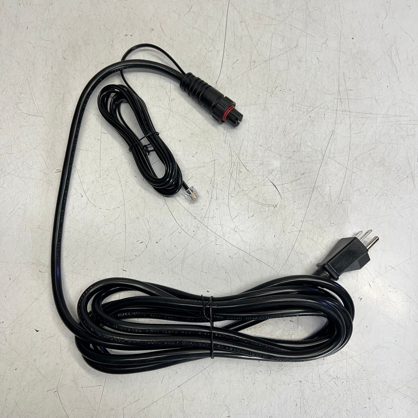 Ac Plug W/ Dimming 3 Prong Wall Plug-in 16 AWG x 30 - 300V - 6 Pin  Black