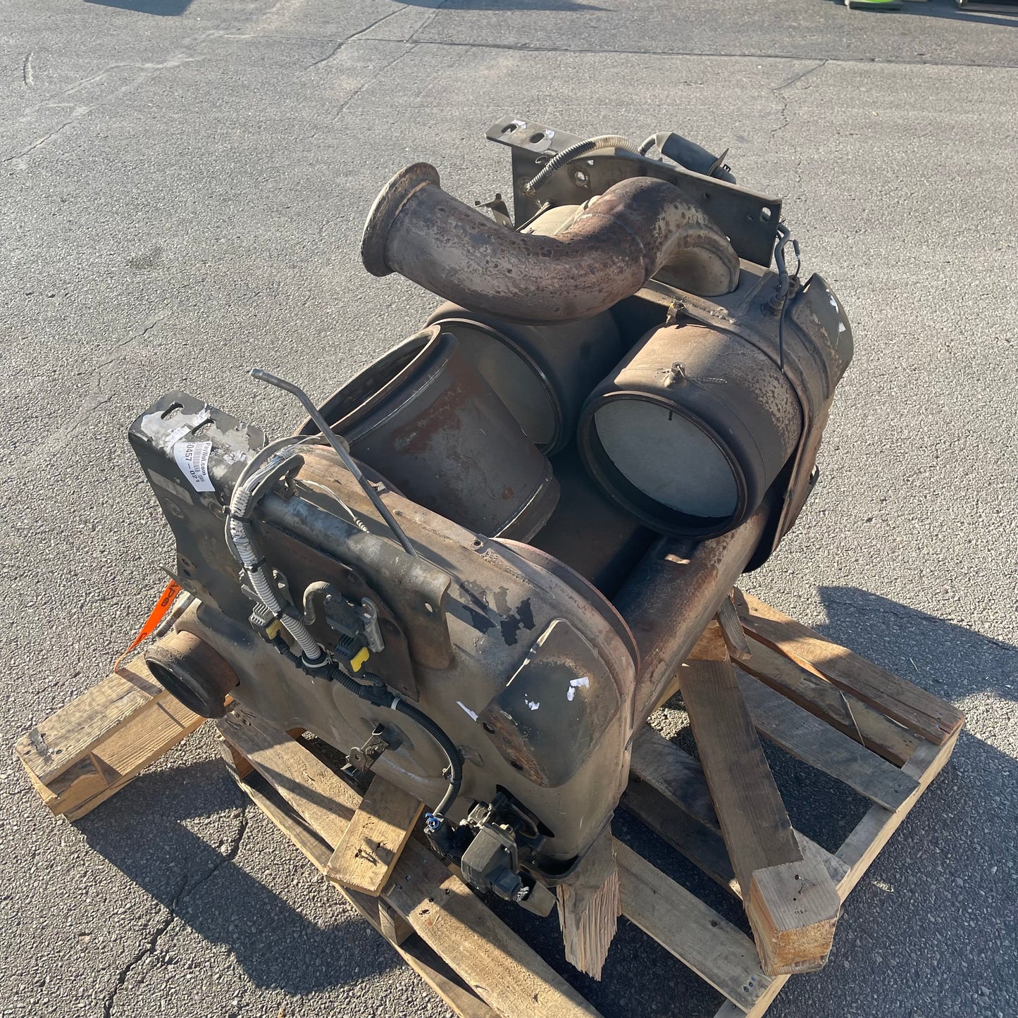 ZA@ Pallet of DETROIT DIESEL One-Box DD13, DD15, DD16