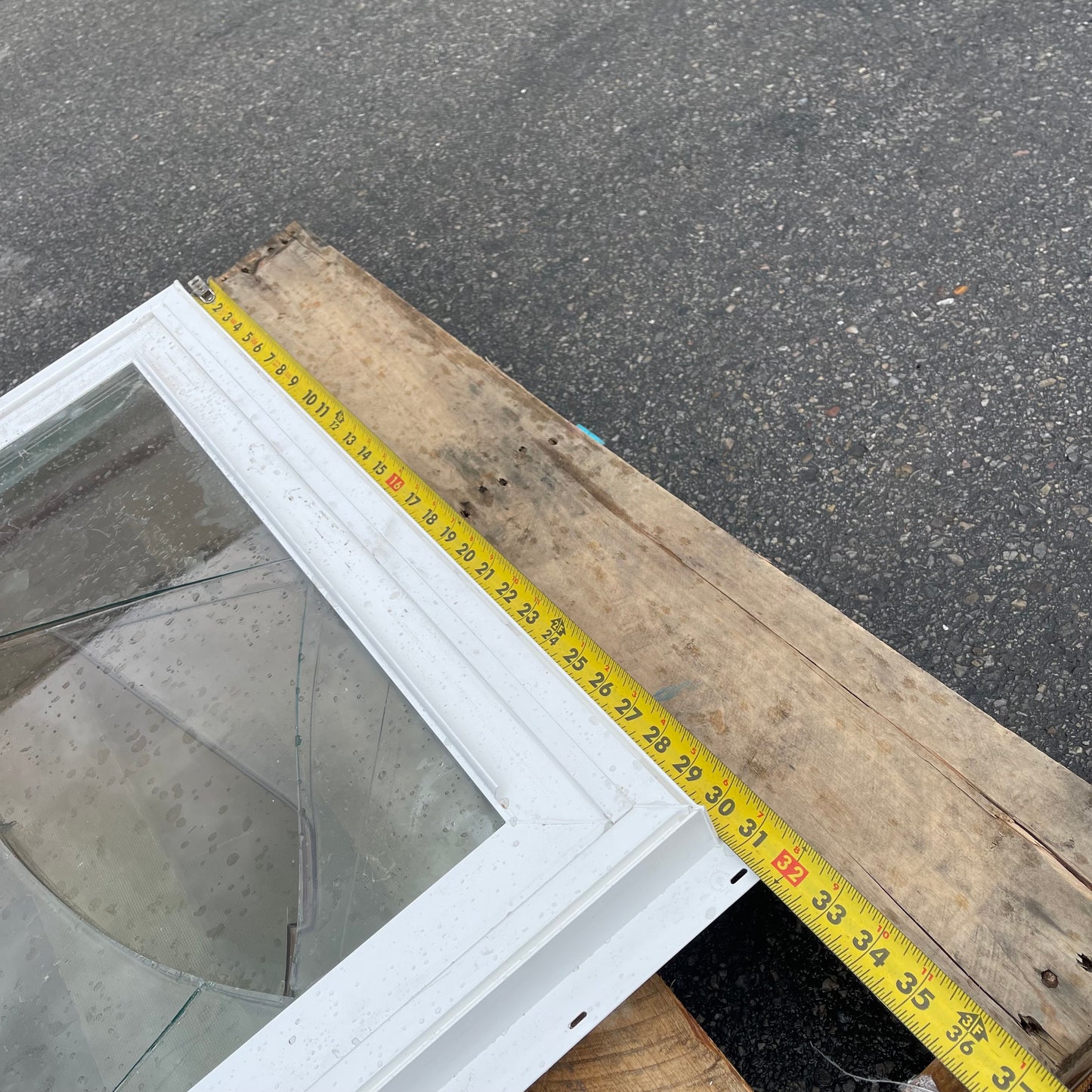 ZA@ Pallet of JELD-WEN Sliding Window w/ Screen 30”x37” (AS-IS, Broken Panel)