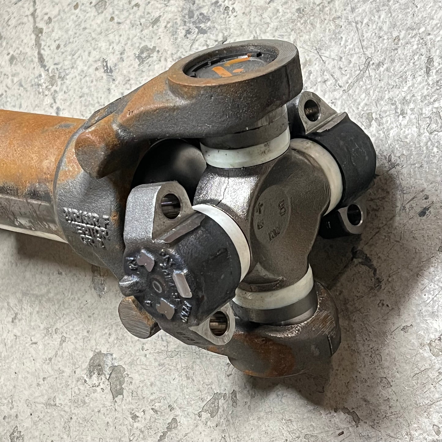 MERITOR RPL20 Genuine Tandem Interaxle Drive Shaft 20RHS003B043 (Used-Rusty)