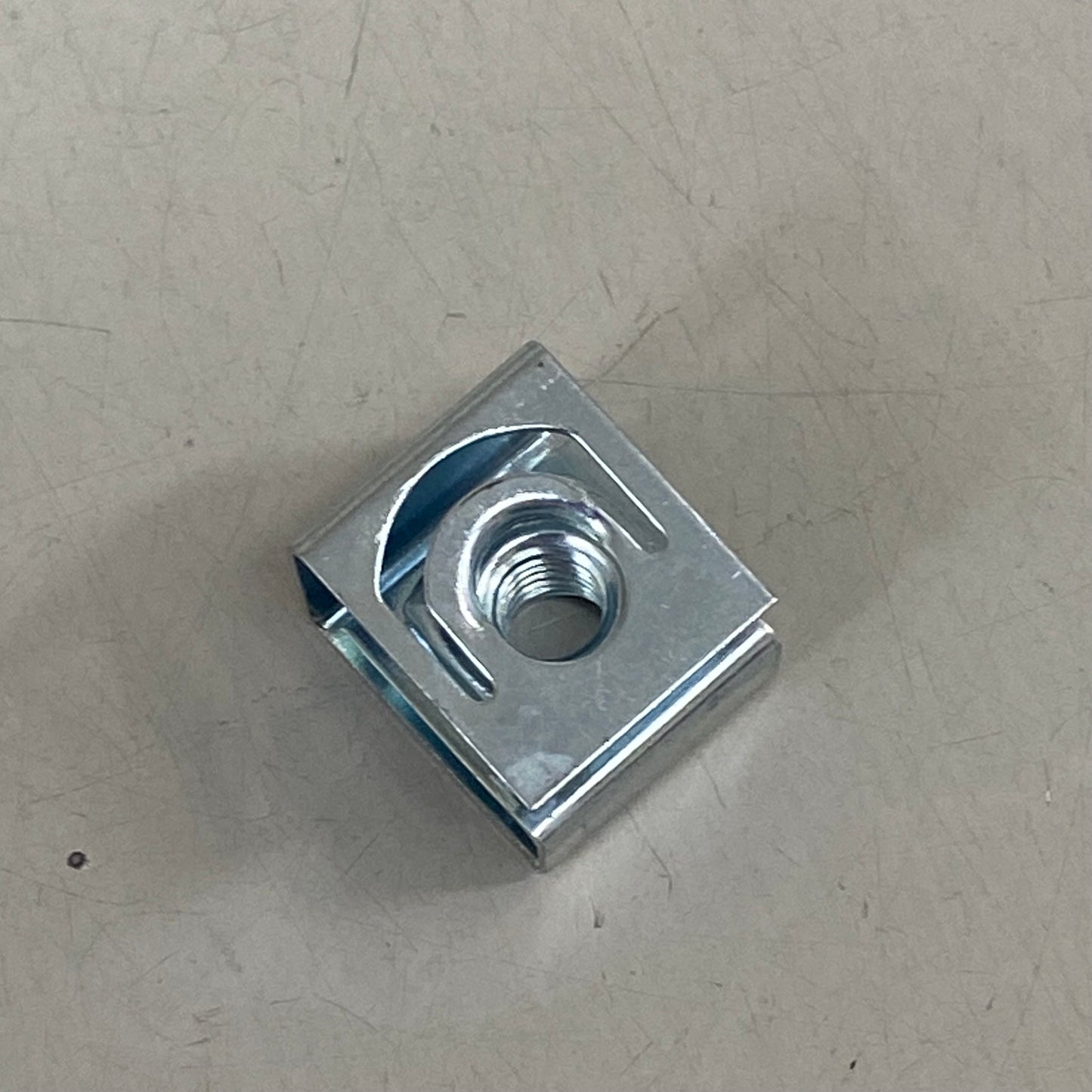EMCOR ENCLOSURES (20 PACK) G-Shaped Spring Nut W/ Bolts 10-32 Zinc Plated Finish