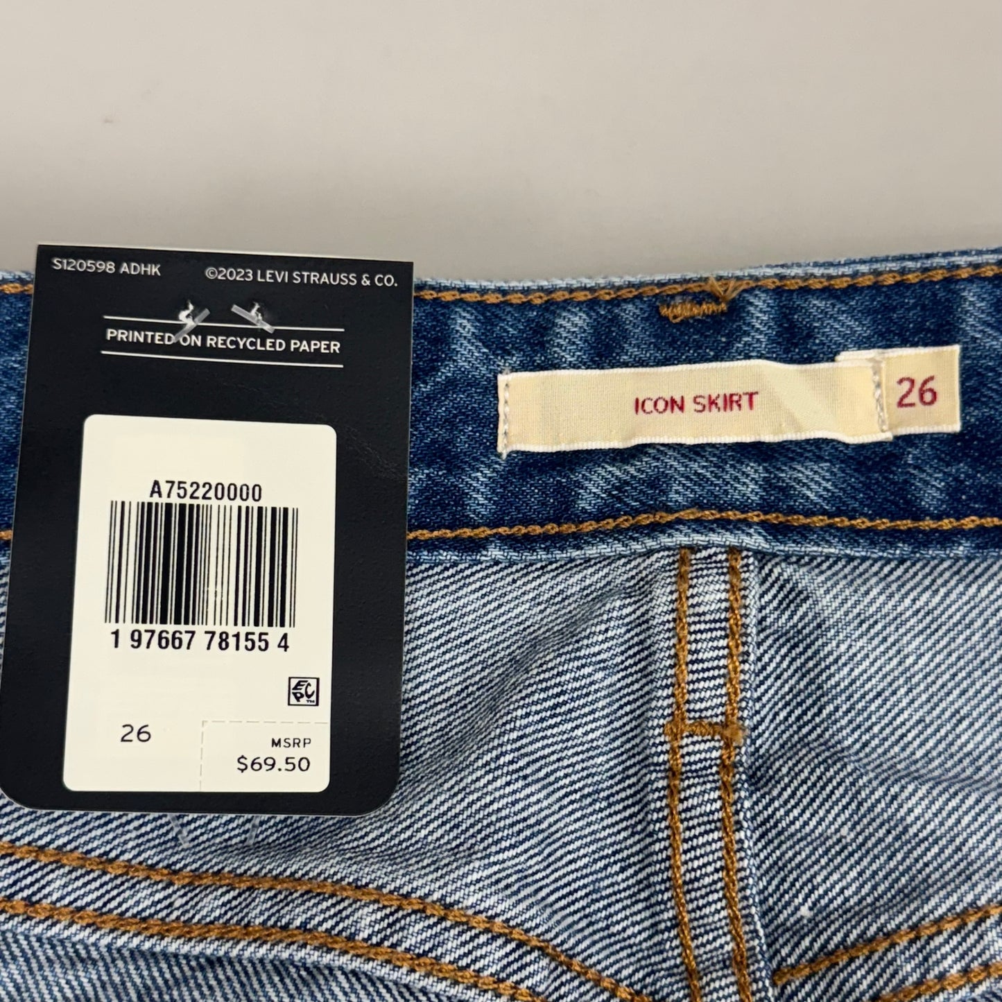LEVIS Recrafted Icon Skirt Mid Rise Original Women's Sz 26 Novel Notion Med Wash