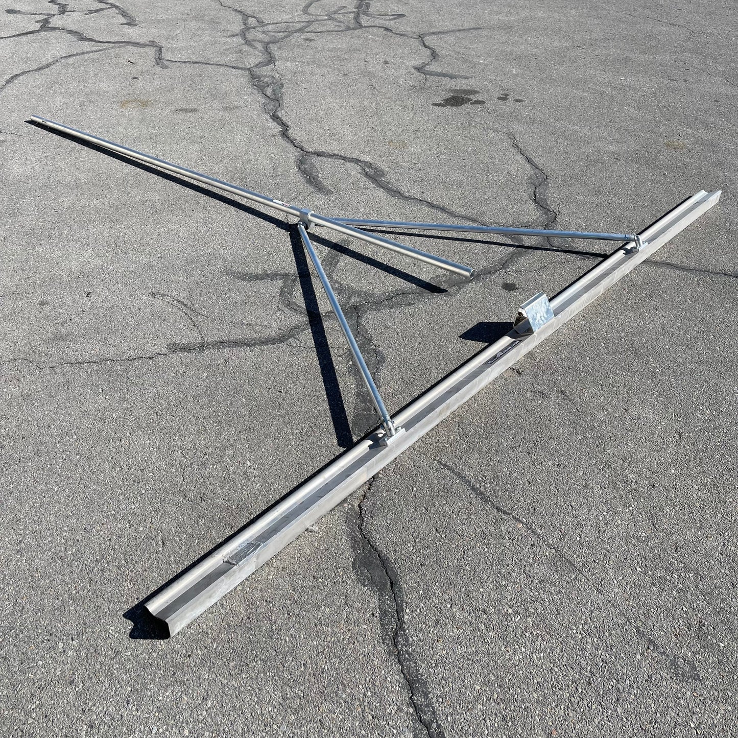 KRAFT TOOL CO. Extru-Lite Magnesium Paver 123.5” handle 144” x 4.5” screed CC291