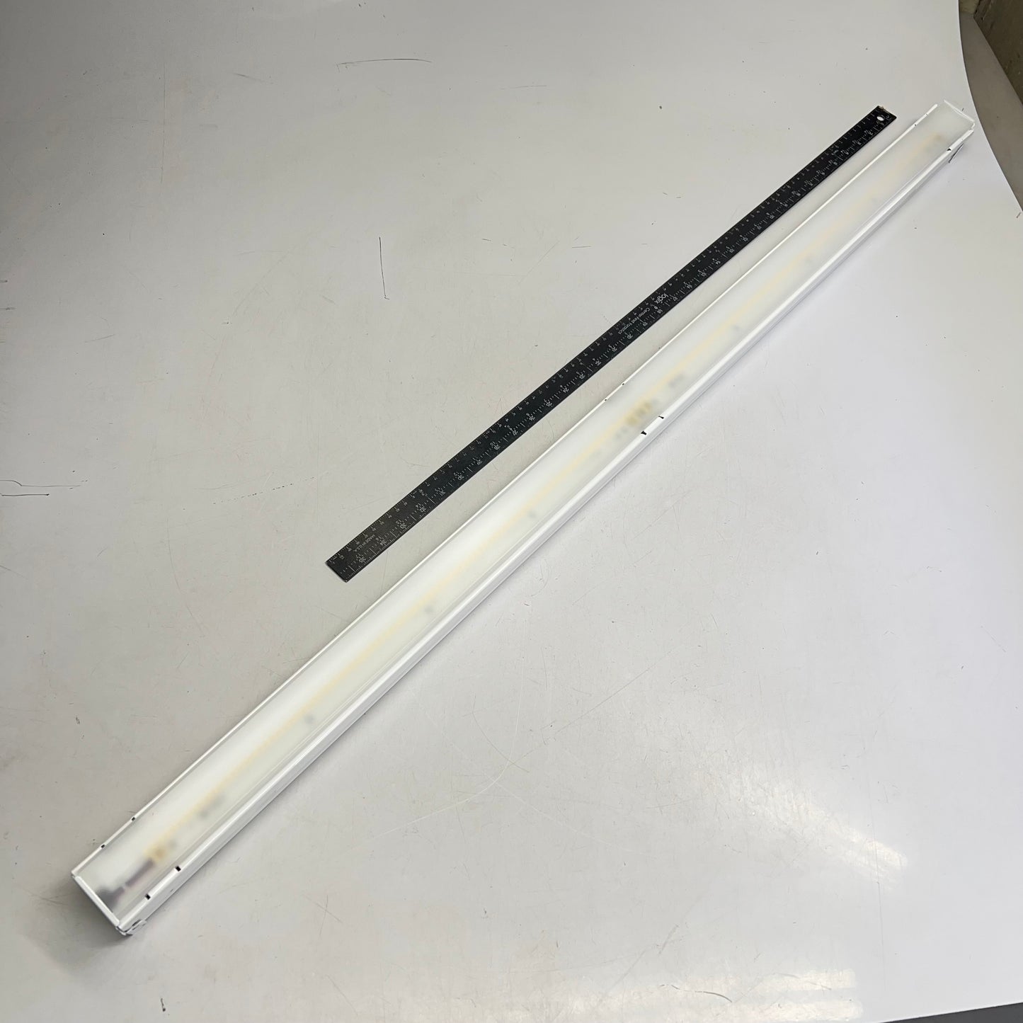 LITHONIA Led Strip Light Fixture Frosted Lens 4' 400K ZL1N L48 3000LM FST MVOLT