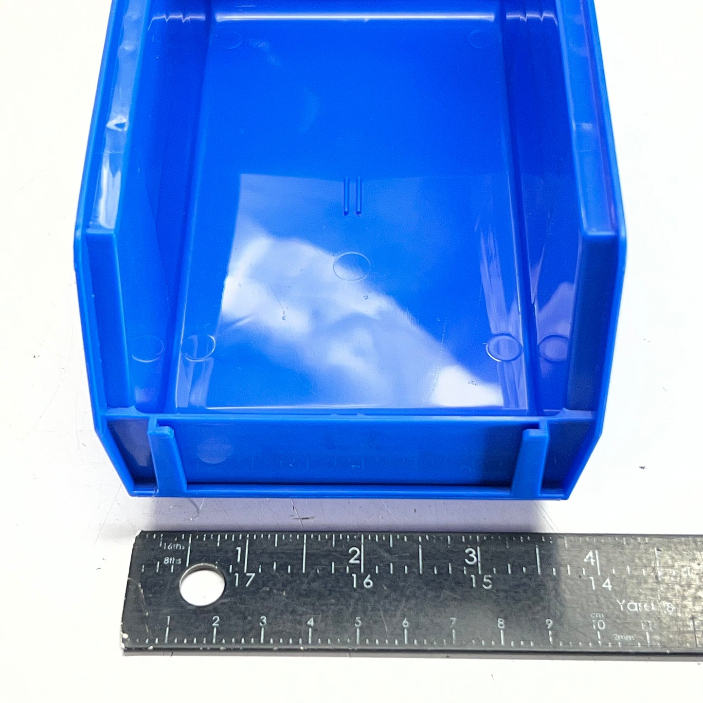ZA@ GLOBAL INDUSTRIAL (24 PACK) Plastic Stackable Bins Sz 7"L X 4"W X 3"H, Blue