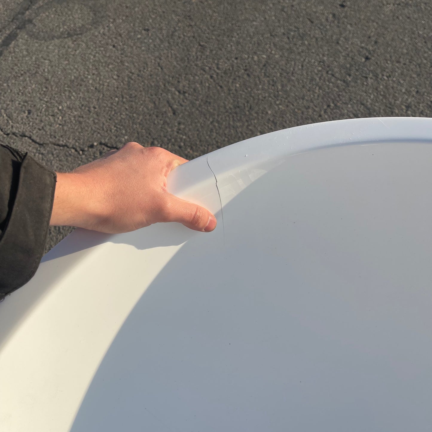 ZA@ Pallet of VINTAGE Acrylic Freestanding Bathtub 56”x29”x23” RMAQ340 (AS-IS)