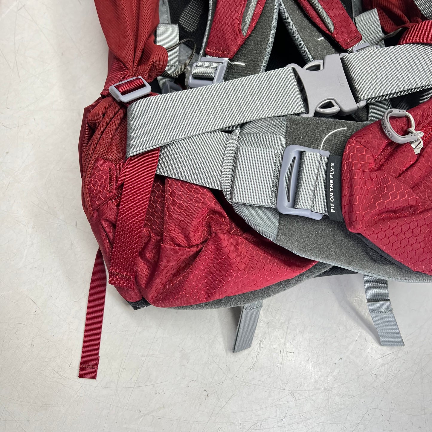 OSPREY Ariel 55L Pack Custom Fit Women's Sz L Torso Adjust Claret Red 10002887