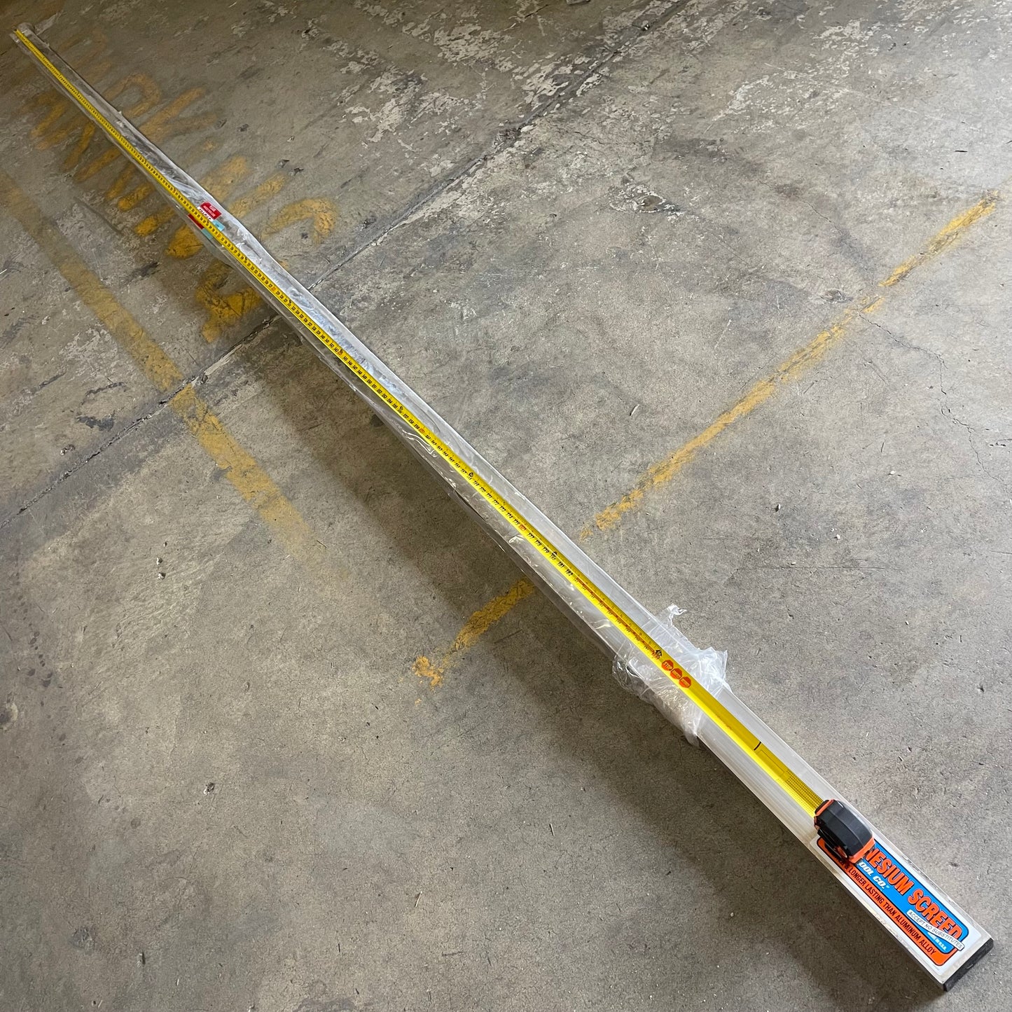 KRAFT TOOL CO. Magnesium Screed 216”x1 1/2”x3 1/2” CC619