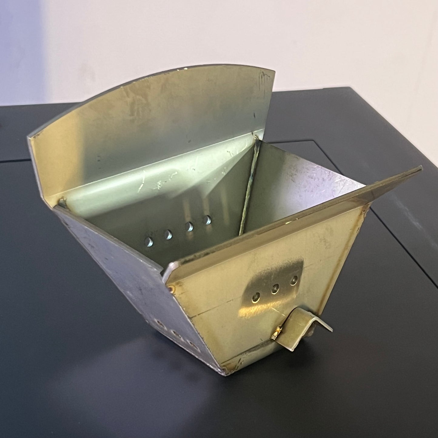 ZA@ Pallet of STOVE COMPANY 2200 sq. ft. Pedestal Pallet Stove 90 Lbs, Hopper Wi-fi US5517-W