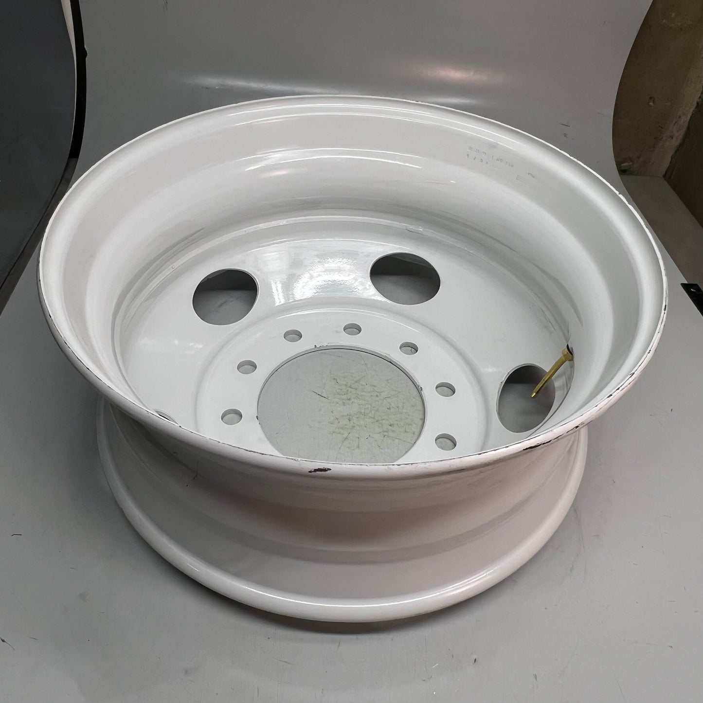 ACCURIDE Accu-Lite Commercial Vehicle Steel Wheel Max 7400lbs 125PSI White 51487