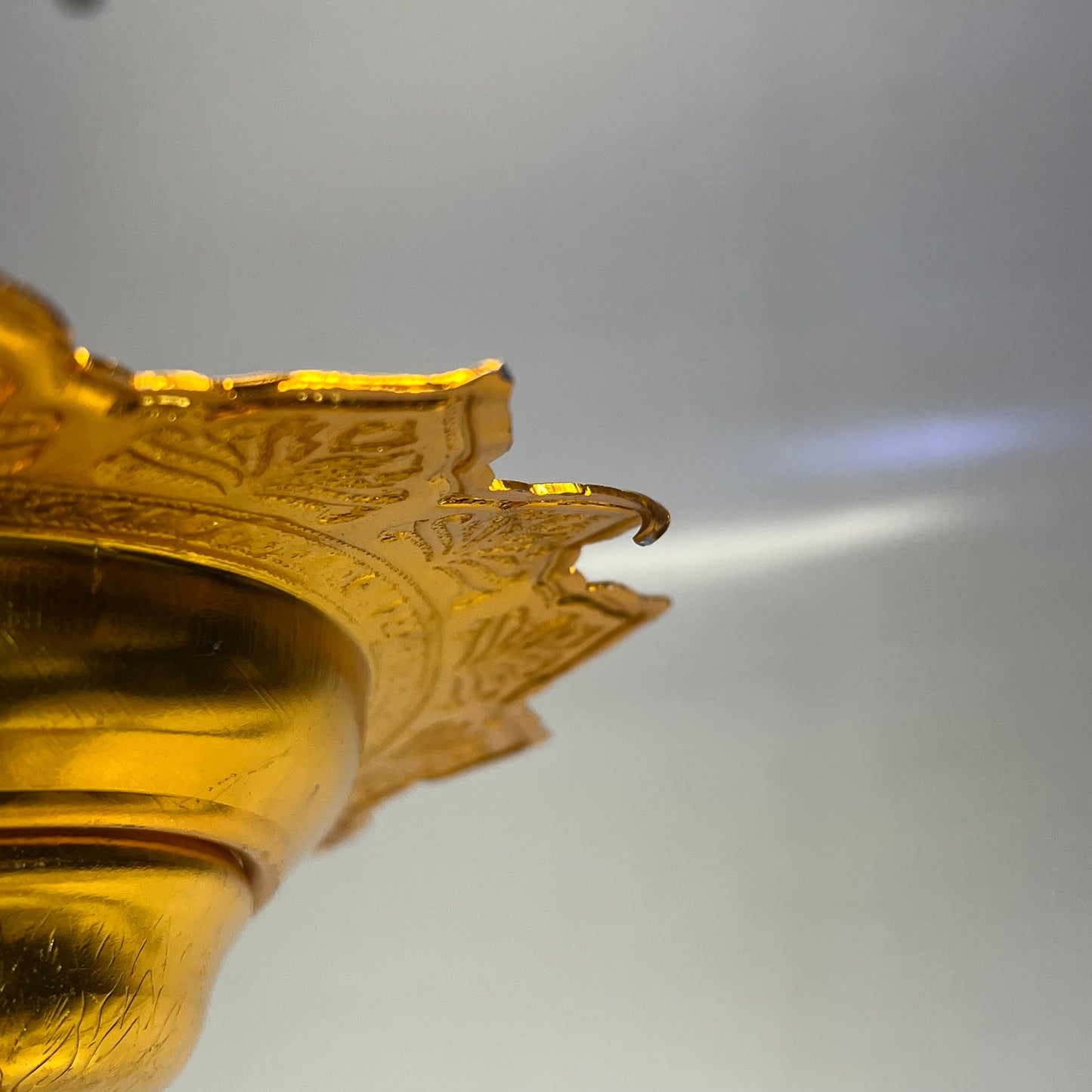 BEE BRAND Handmade Aluminum Ware Thai Design Offering Tray 7" Gold (As-is)