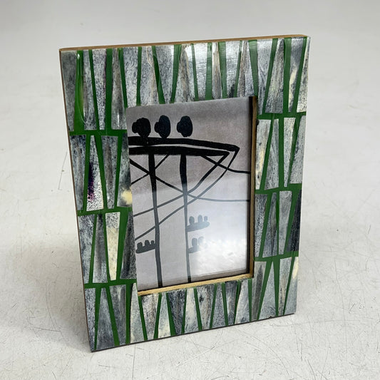 CREATIVE CO OP Reclaimed Wood & Resin Frame W/ Triangle Pattern Holds 4x6 Photo