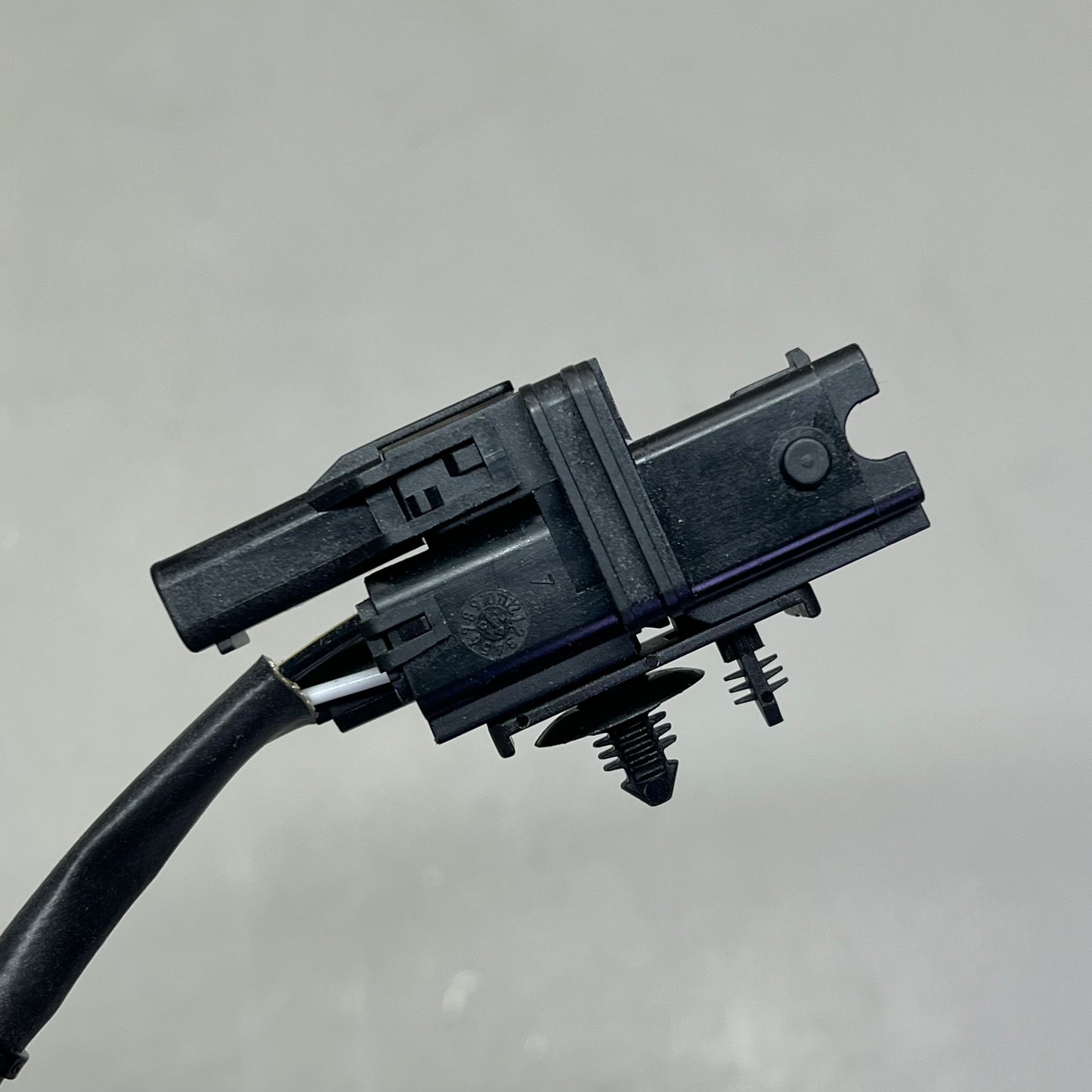 BOSCH Oxygen Sensor Male Connect Standard Replacement For Volvo Vehicles 17188