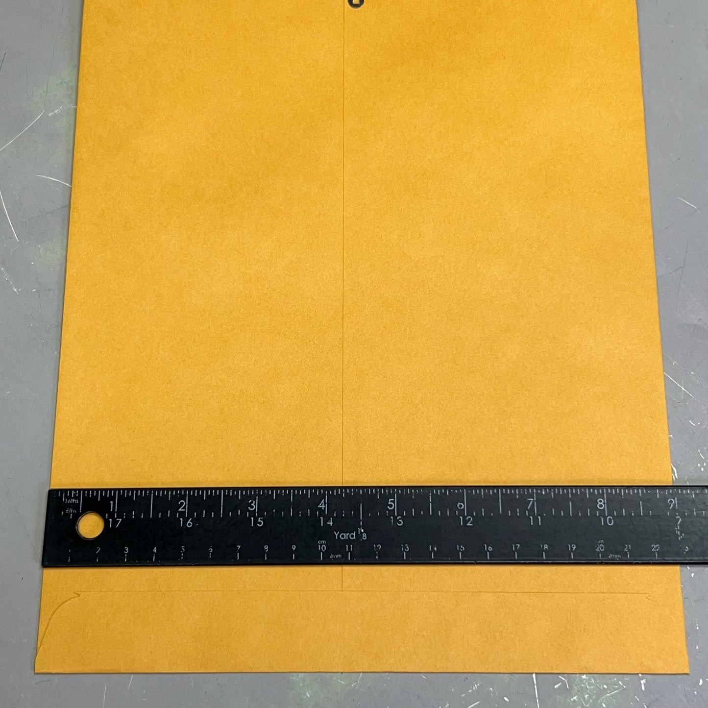 UNIVERSAL (200 ENVELOPES) Clasp Envelope Kraft #90 Yellow, UNV35264