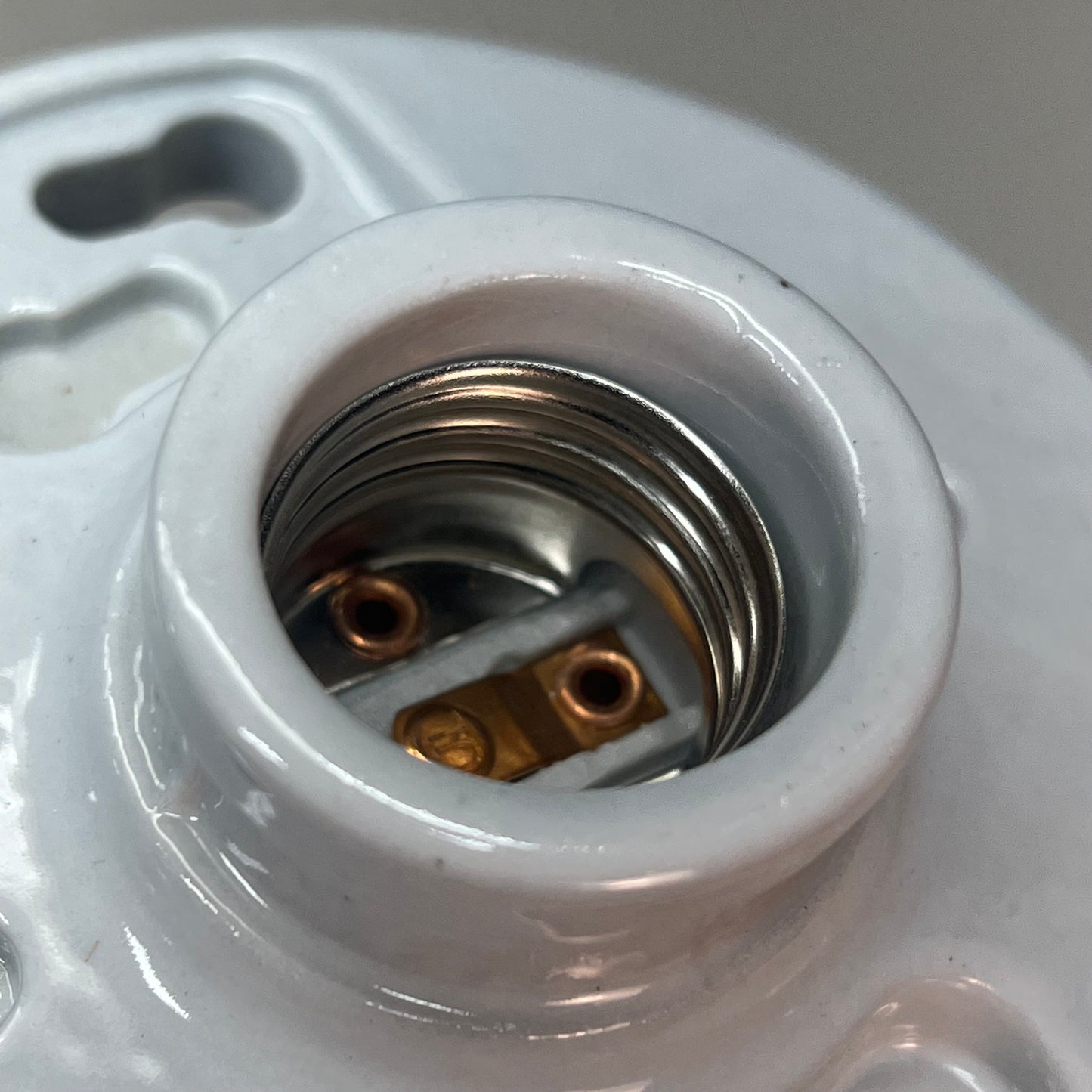 ZA@ EPCO (3 PACK) Energy Solutions Lampholder Porcelain Lamp Holder Medium Base White 16500