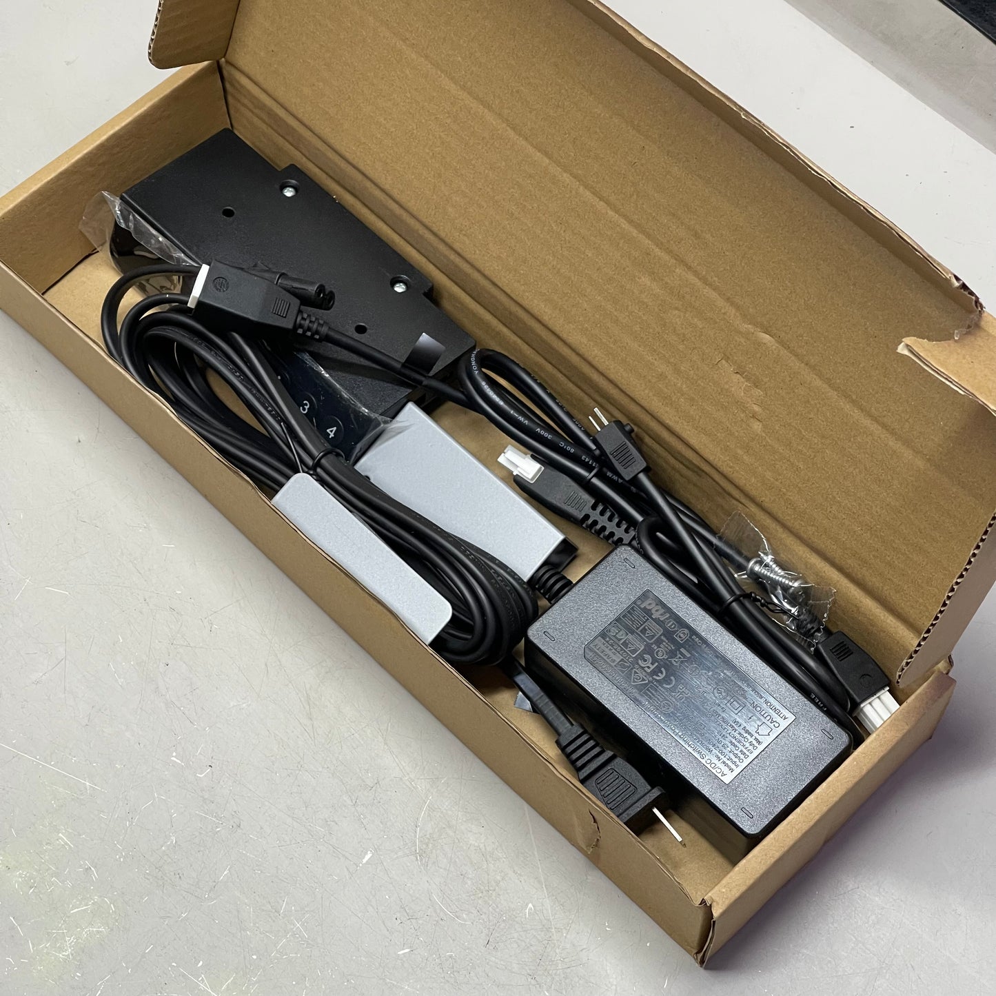 HUMANSCALE Efloat GO 2.0 2-Leg Adjustable Sit Stand Desk Frame Grey