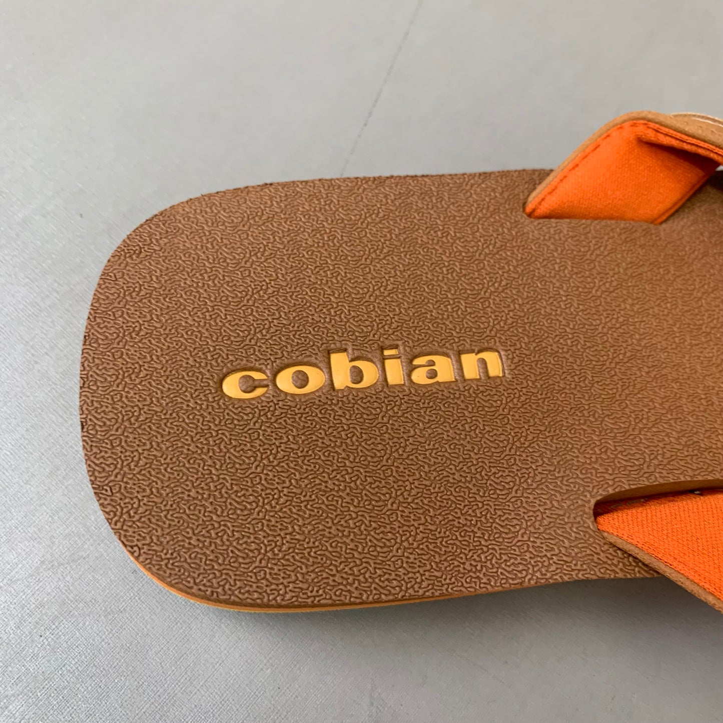 COBIAN Foamie Full Arch Support Sandals Men's Sz 11, 44 Eu Brown FAO25-200-11