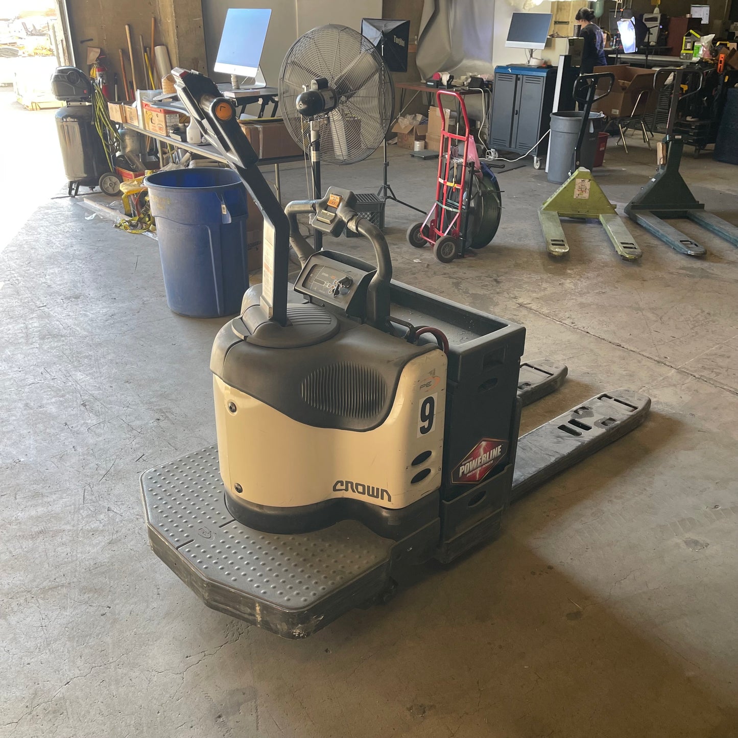 Z@ CROWN End Control Electric Pallet Jack PE 4500 Black & Grey (Used, Working)