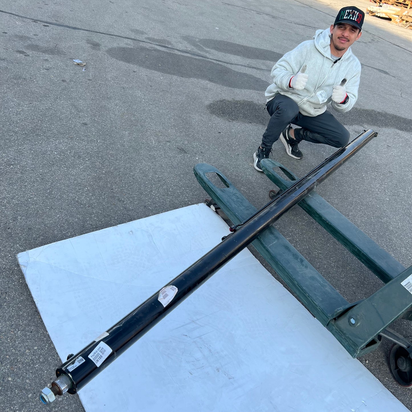 TIPTON Tilting Platform Hydraulic Cylinder Sz 131" L X 3" D Black Cosmetic Damage